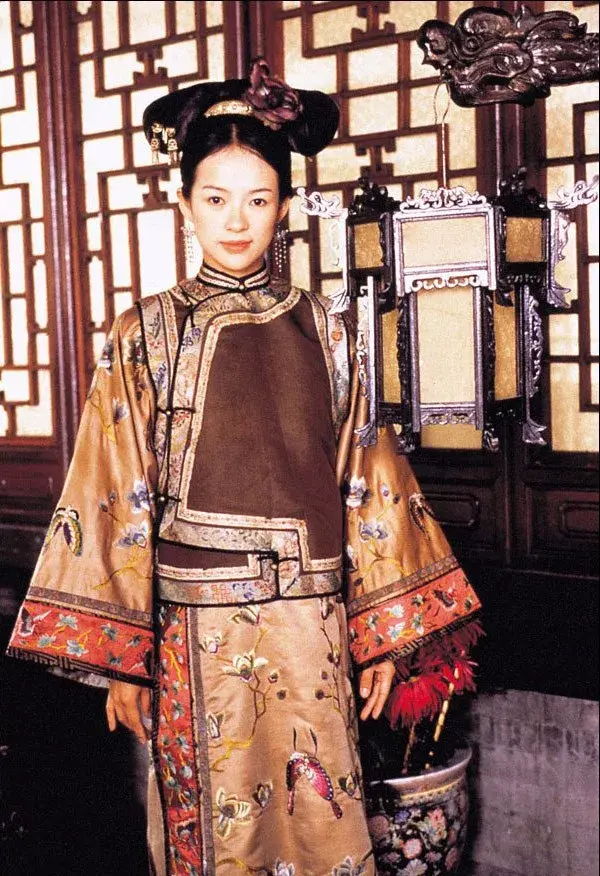 还有《卧虎藏龙》里灵巧活泼又心机诡谲的玉娇龙