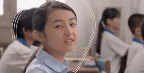 你见过最美的回眸一笑是什么样的?