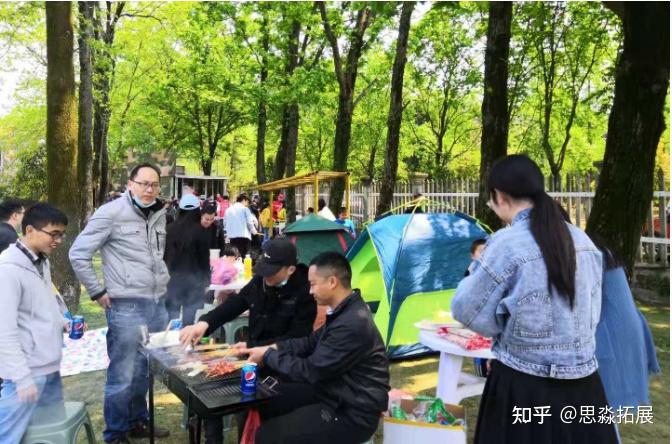 热门户外烧烤聚餐好去处上海公司团建拓展草坪活动