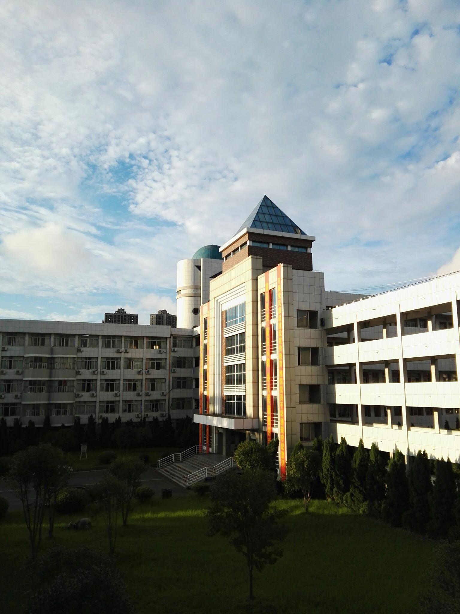 在湖北省仙桃市仙桃中学读书是什么样的体验