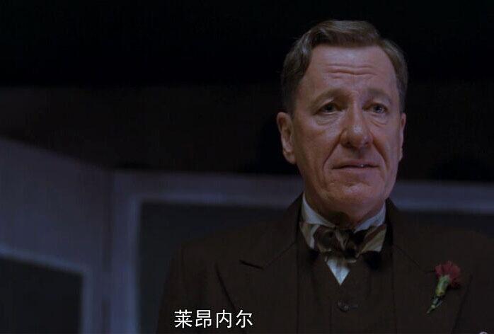 ▼钻石形领结 ▼进行训练时,罗格使用过有尖角的钻石形领结 ▼蝴蝶式