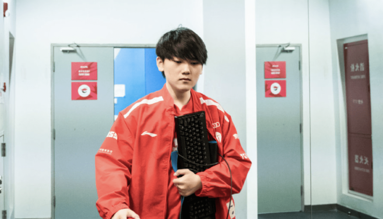 jkl直播萌生退意明年或许退役英雄联盟职业选手jkl在直播中透露自己