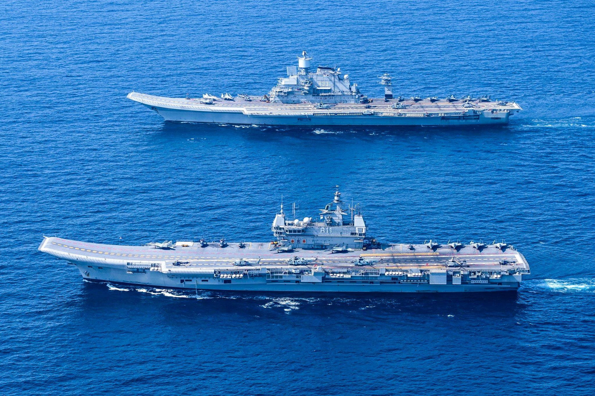 印度海军维克拉玛蒂亚号航空母舰和维克兰特号航空母舰同框新的维克