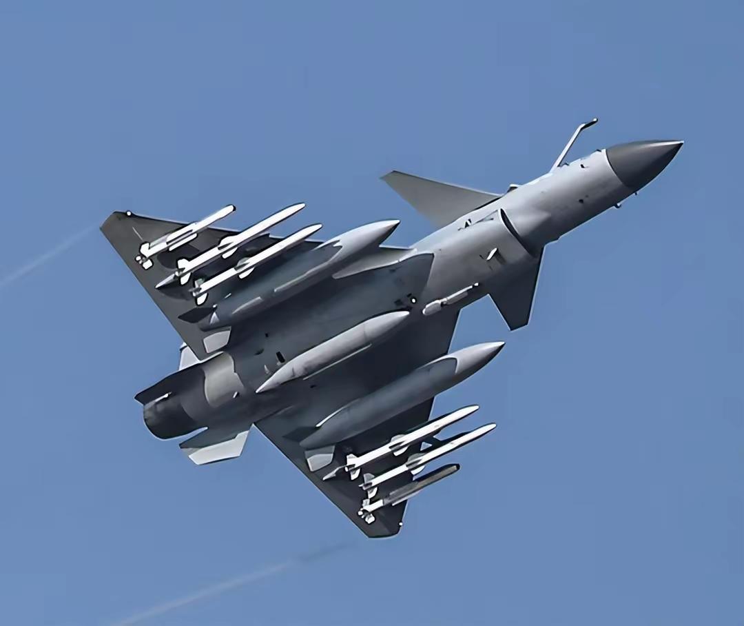 老黄观察室 的想法: aim260空空导弹