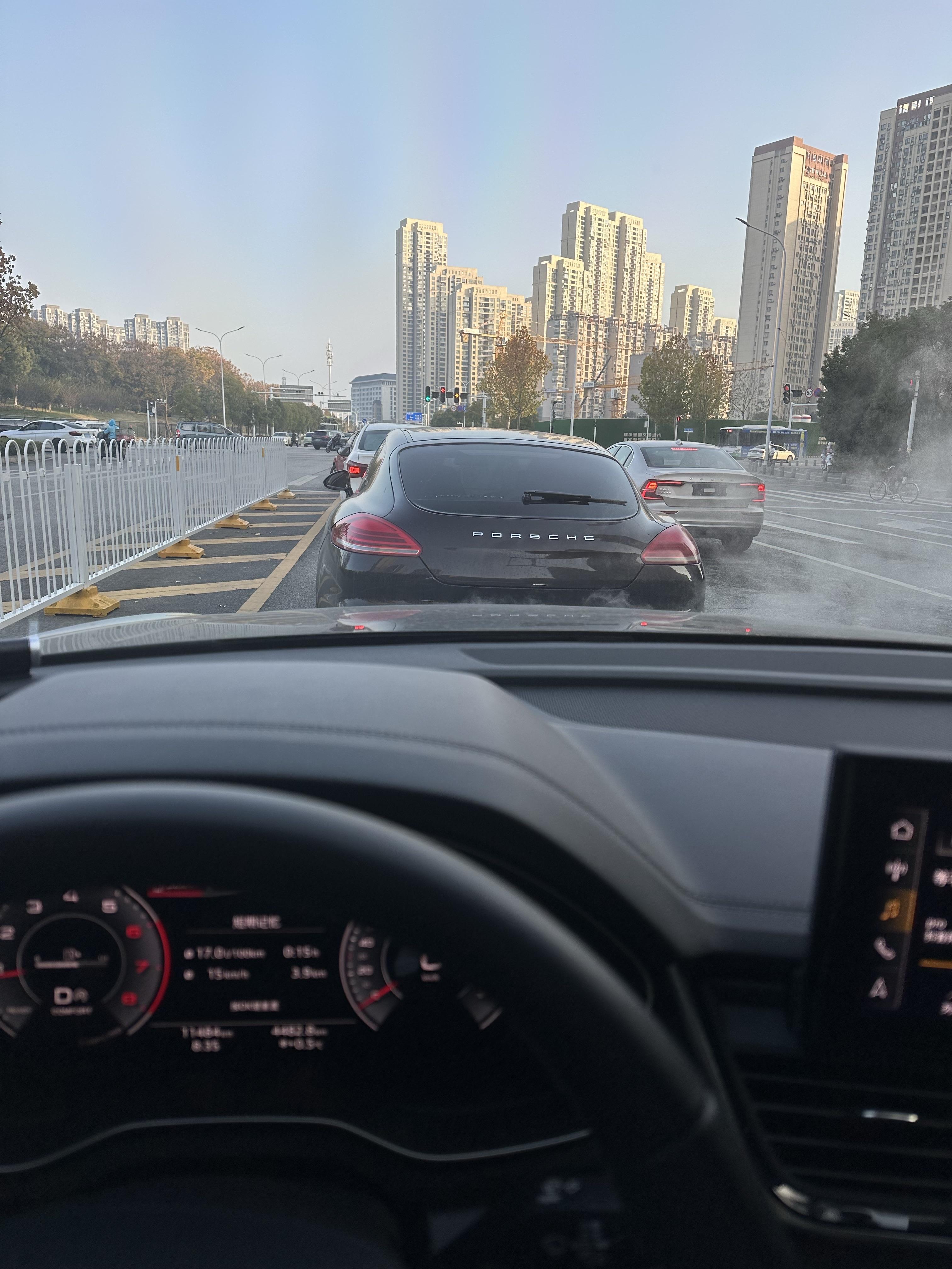 熊思琪 的想法: 你们喜欢开车吗?