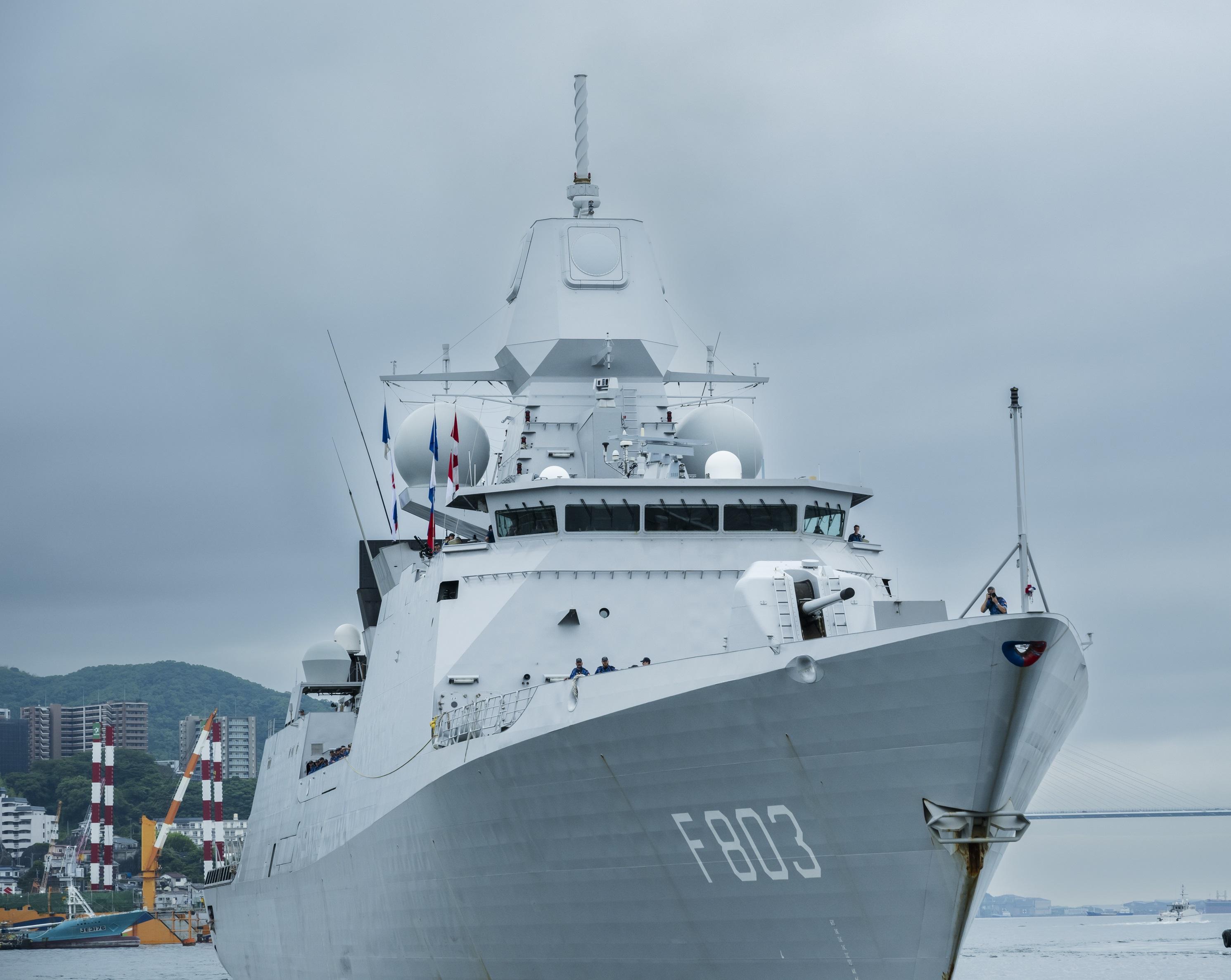 wakesnow 的想法: 荷舰亚太行 | 近日, 荷兰 hnlms tromp(f803)抵达11