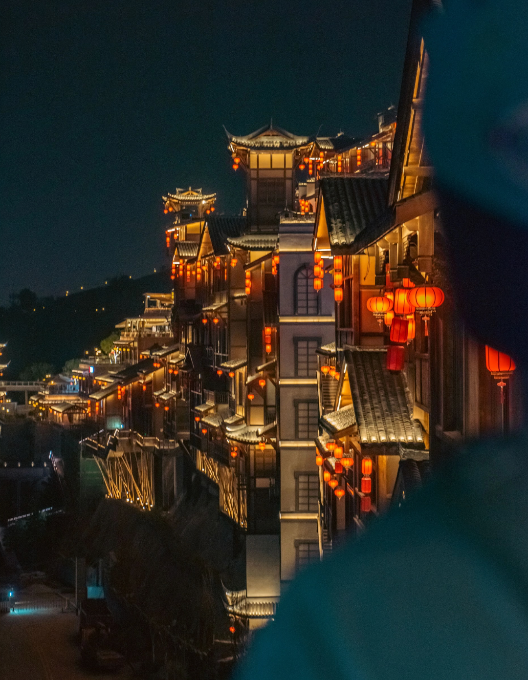 花花同学旅游记 的想法: 喜欢这个千与千寻般的夜景