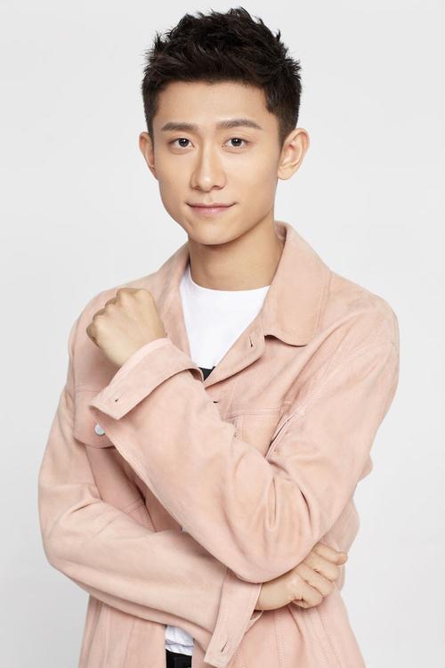 的想法: 张一山,中国内地男演员 | 张一山 br>1992年5月5日出生于中国