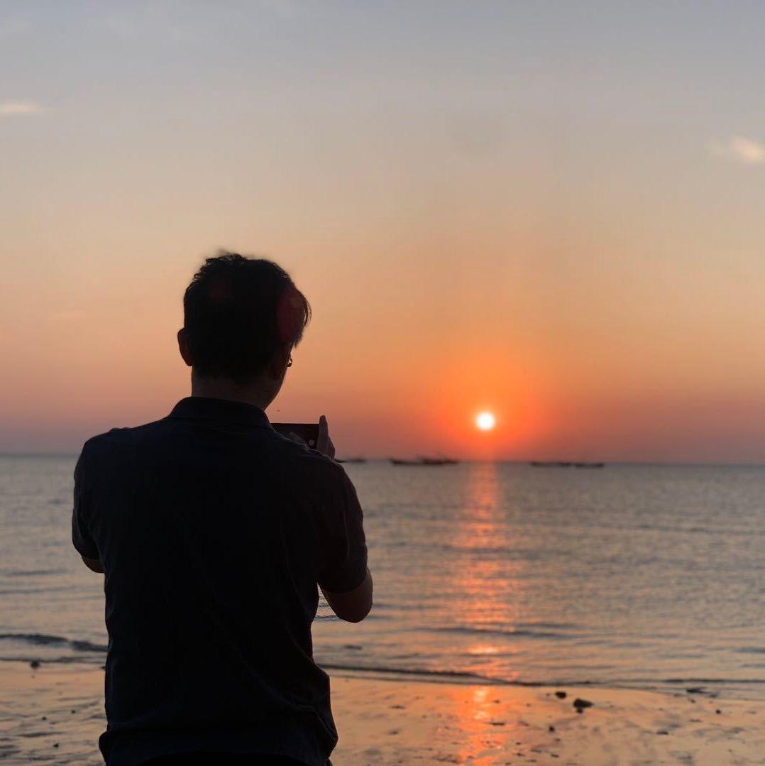 cindy 的想法: 有他背影的落日