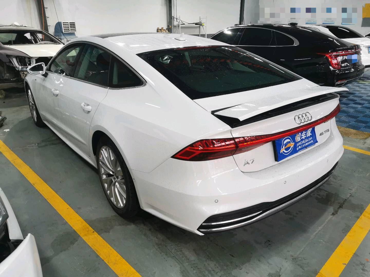 40万预算选全新国产奥迪a7l还是开了三年的进口a7二手车