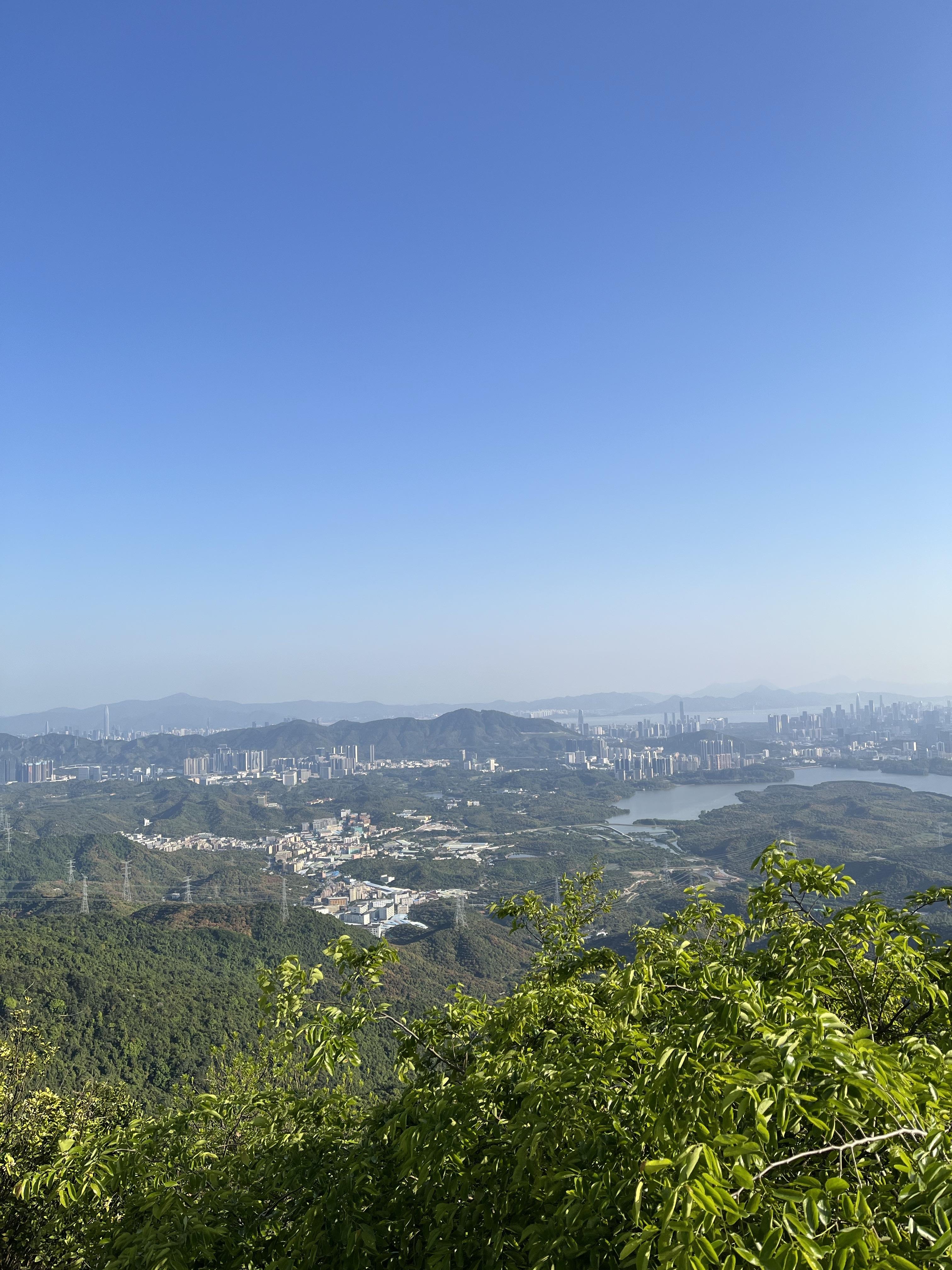 今天第一次爬的山元旦爬了一下羊台山为啥是羊台山呢第一是因为这是