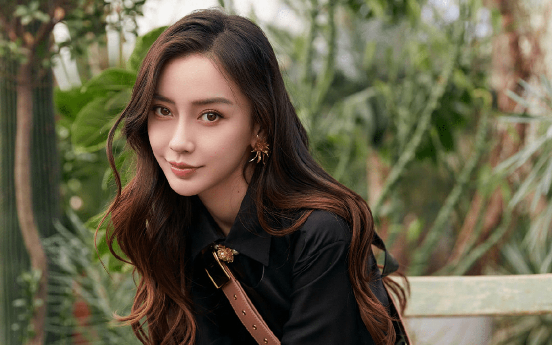 明星爆料客 的想法: 杨颖亮相上海时装周,美貌依旧但引争议 