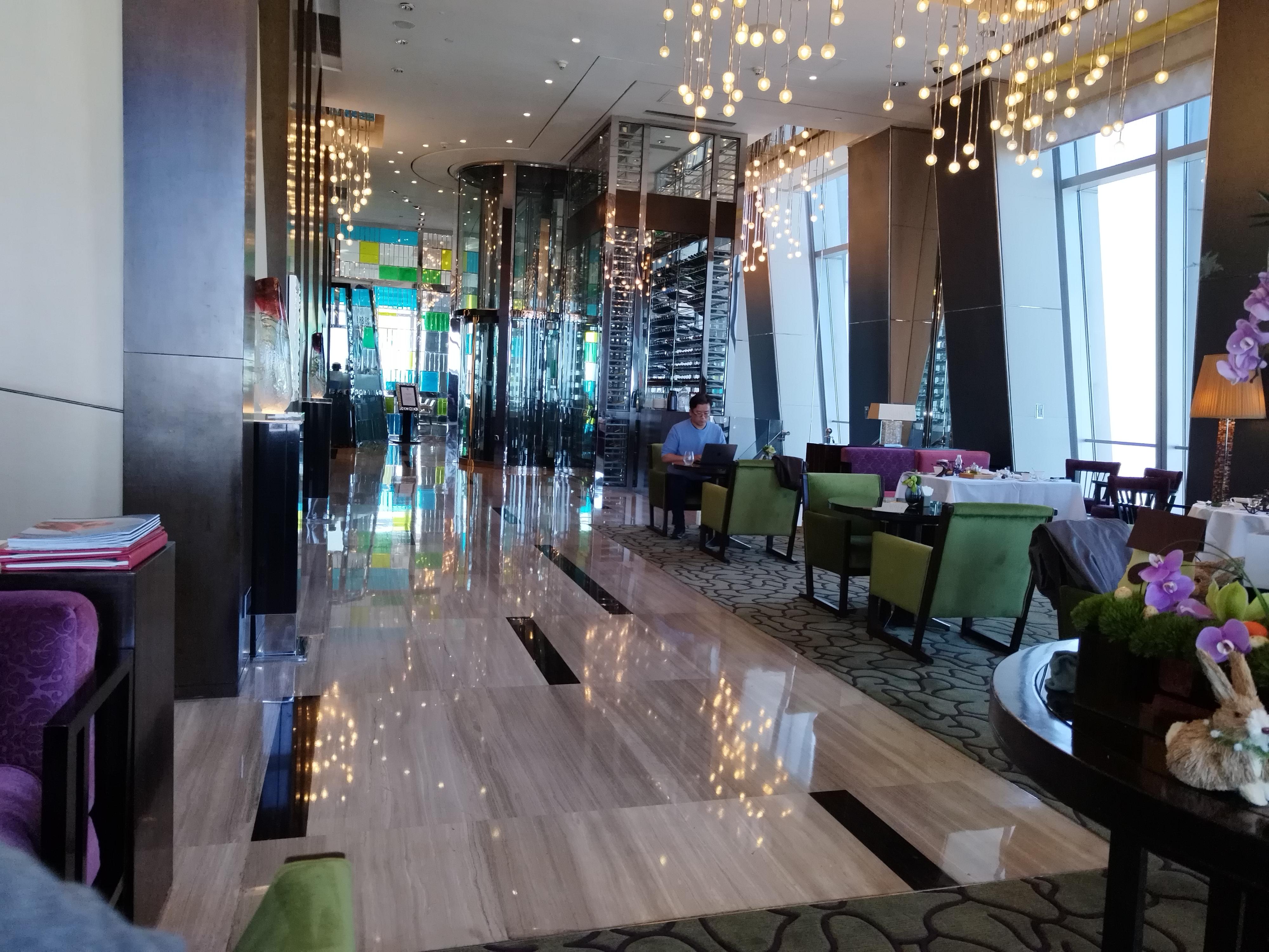 纯电北京游d42下午国贸三期80层咖啡厅休闲忘了具体多少米反正只比