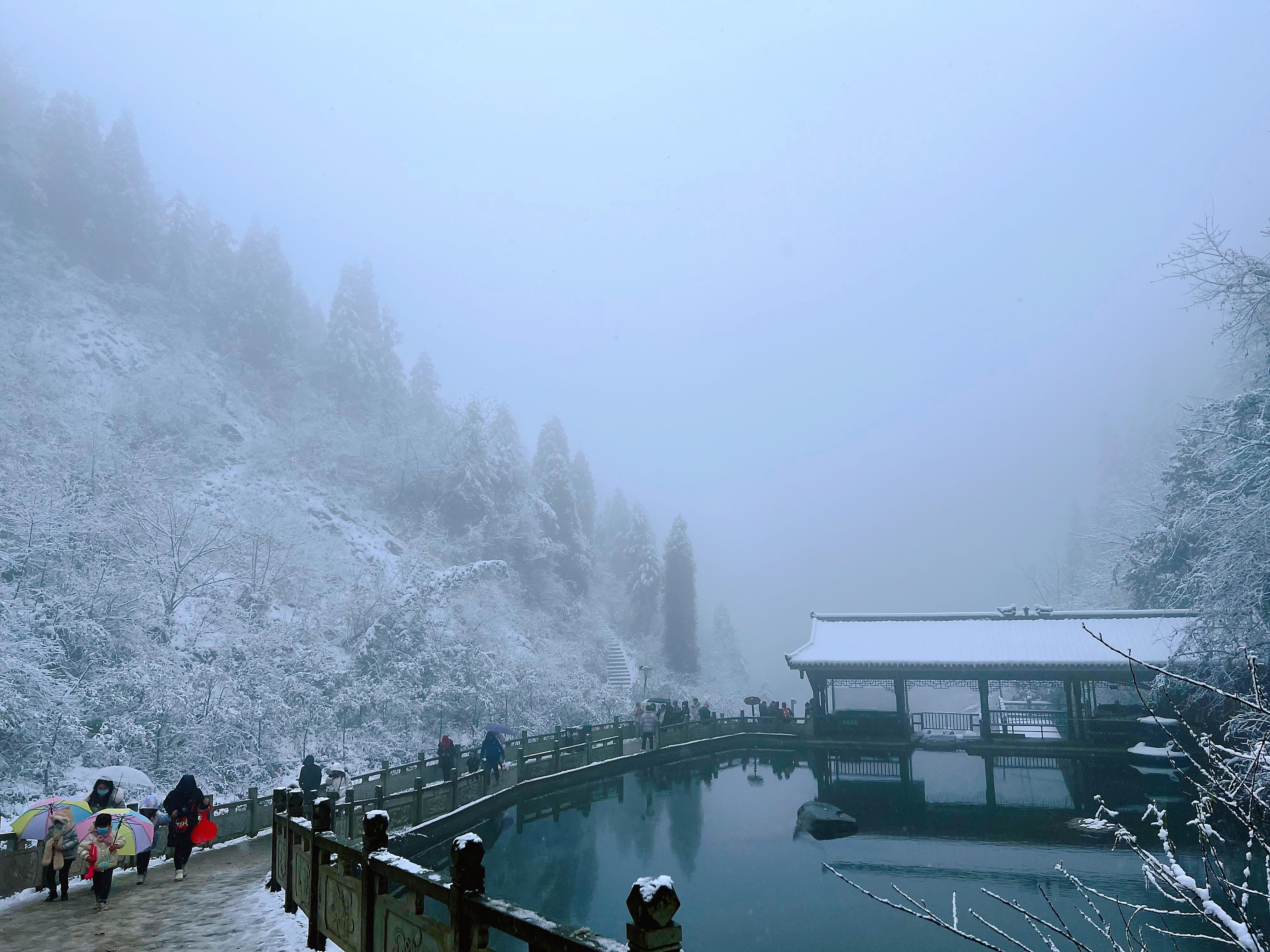 神瀑沟旅游景区雪景图片