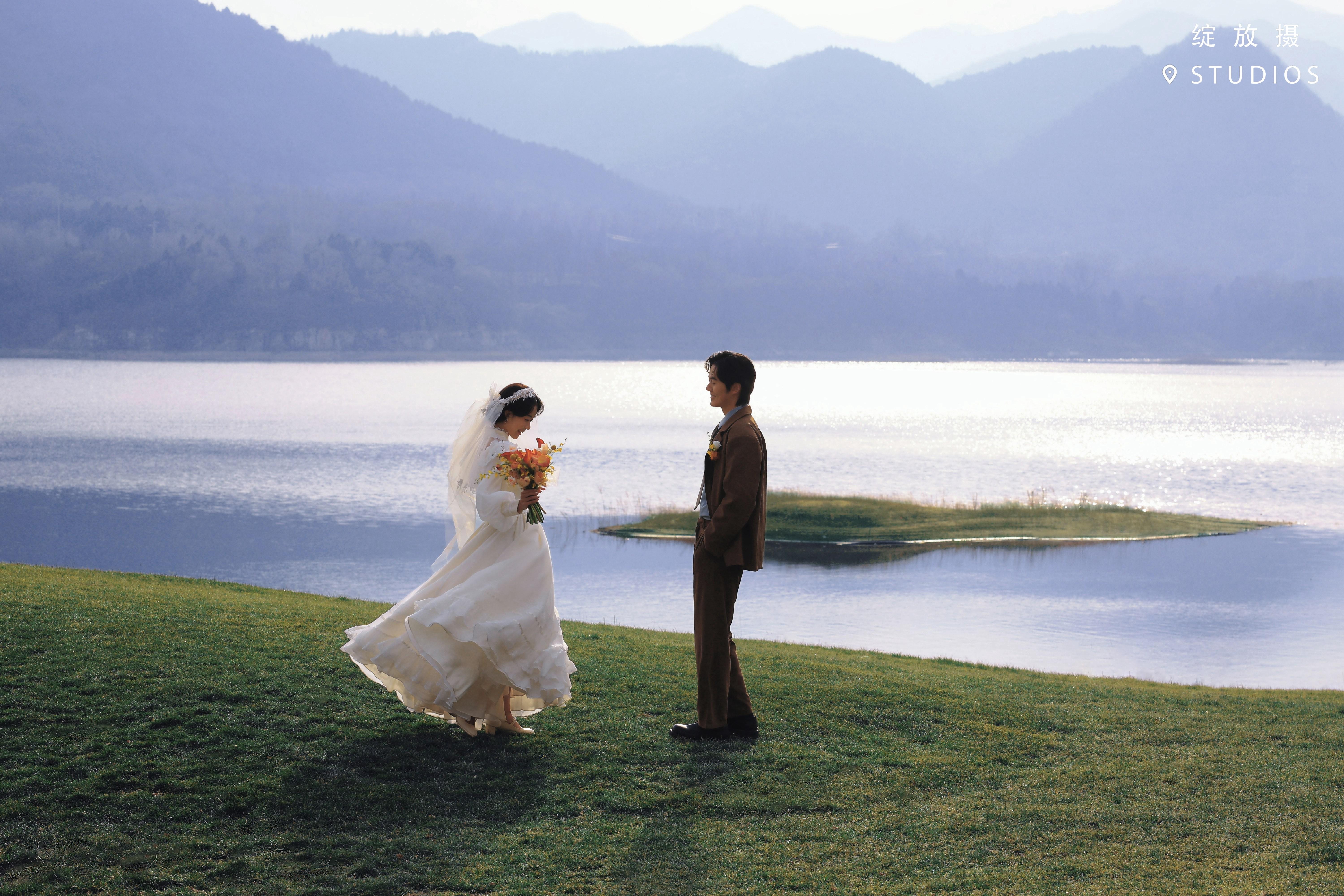 在北京拍到的绝美婚纱照 | 【最佳拍摄时间】3-11月 br>- br>"恰逢