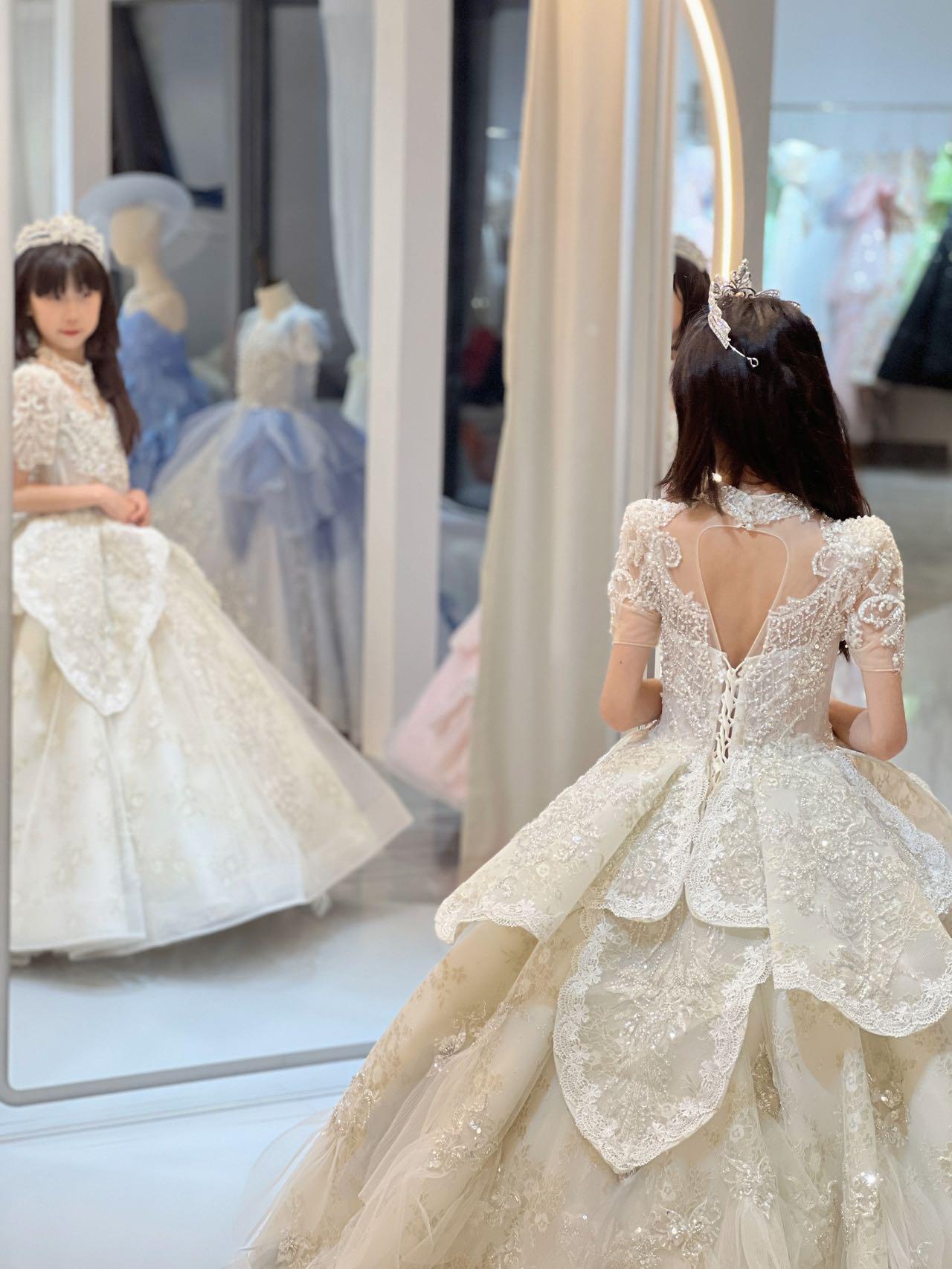 小小琪妈妈 的想法: 南京不愧是大城市,儿童礼服定制都这么高端91 