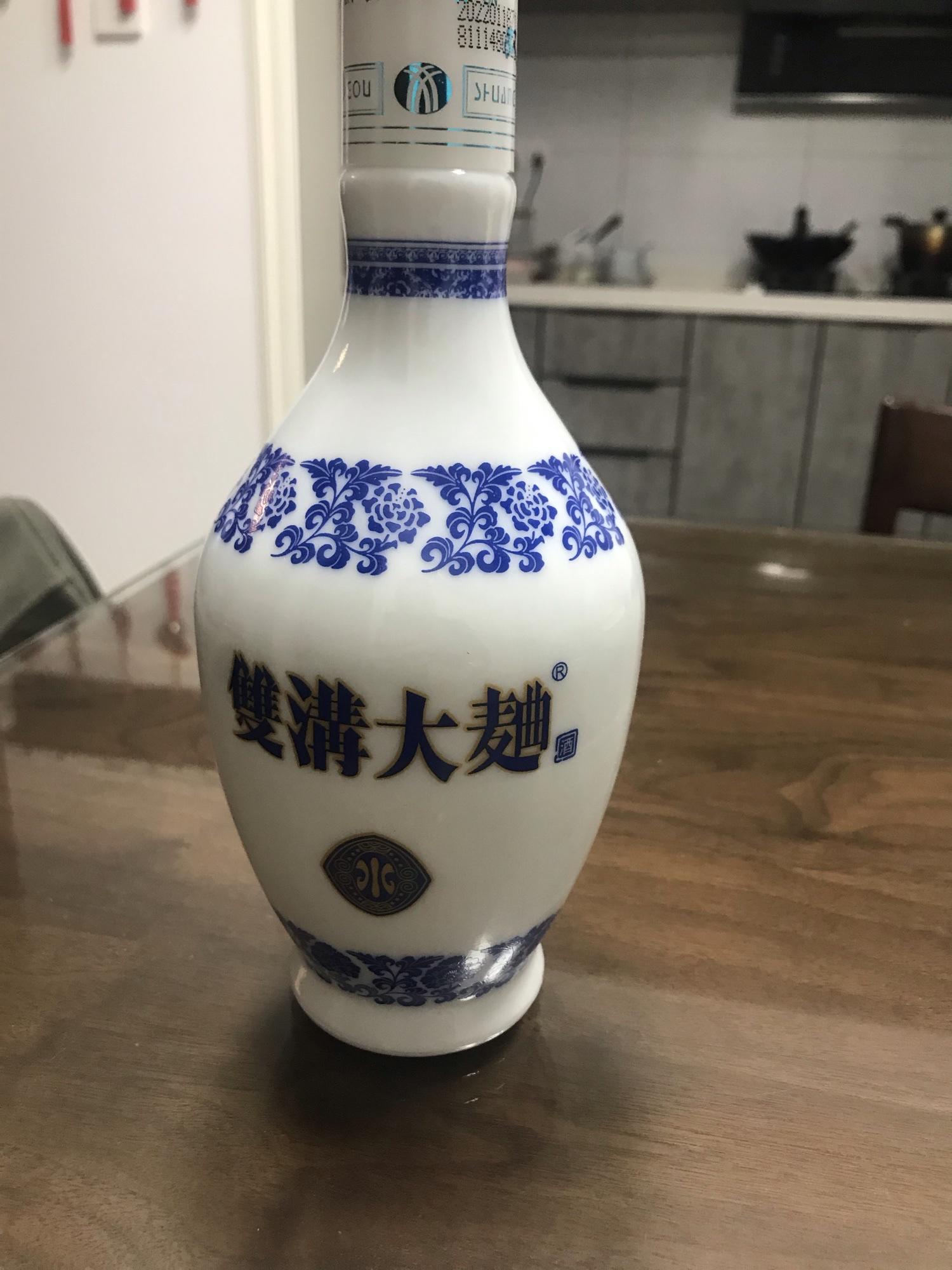 酒媒视界 的想法: 双沟大曲青花瓷42度又名小青花,是双沟酒的核心大单