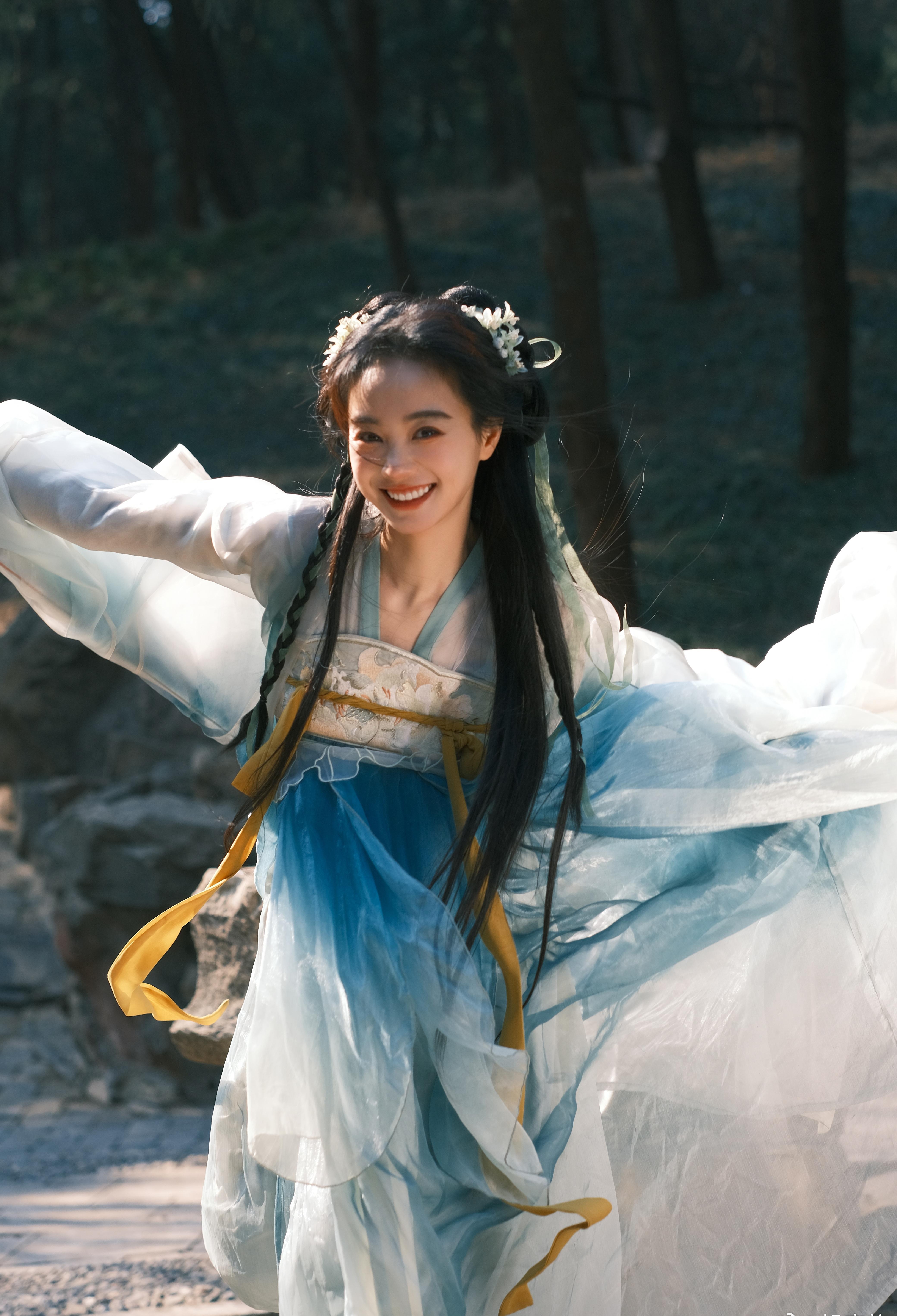 《九义人》开播,来一组胡意旋的古风美照,美不美?