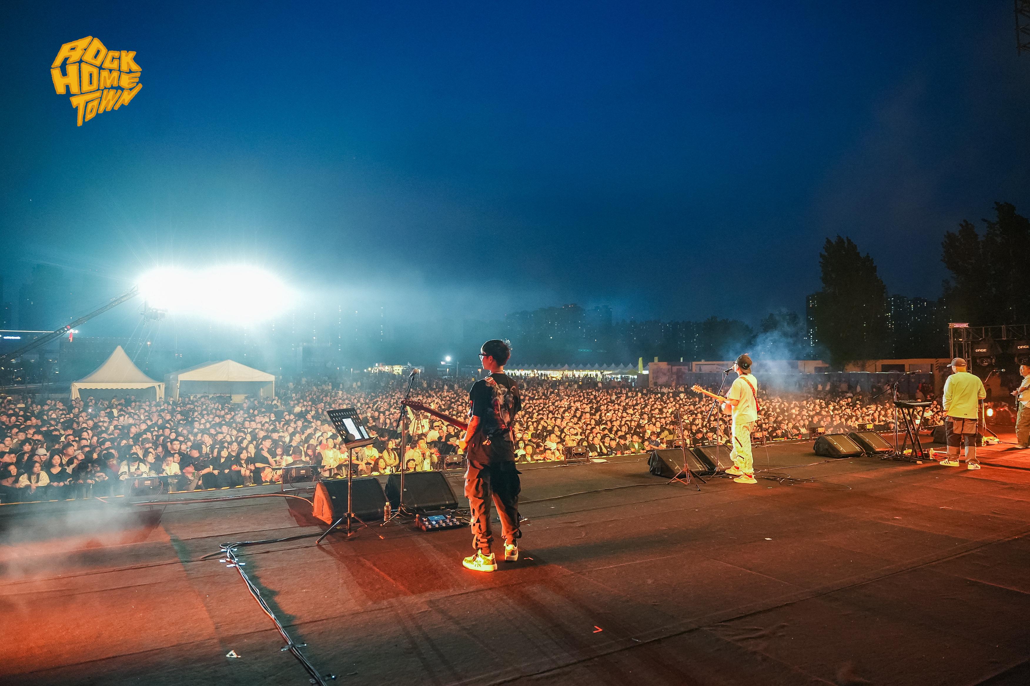 曹石 的想法: 黑撒乐队石家庄演出