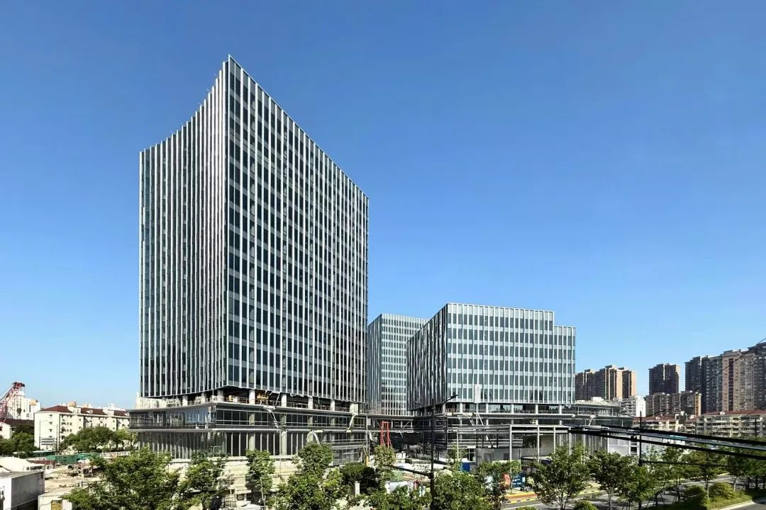 仲量联行JLL 的想法: 2025年第二季度上海办公楼市场迎新机🎊 仲量联行斩获市场焦点——虹桥新地标链接 - 知乎