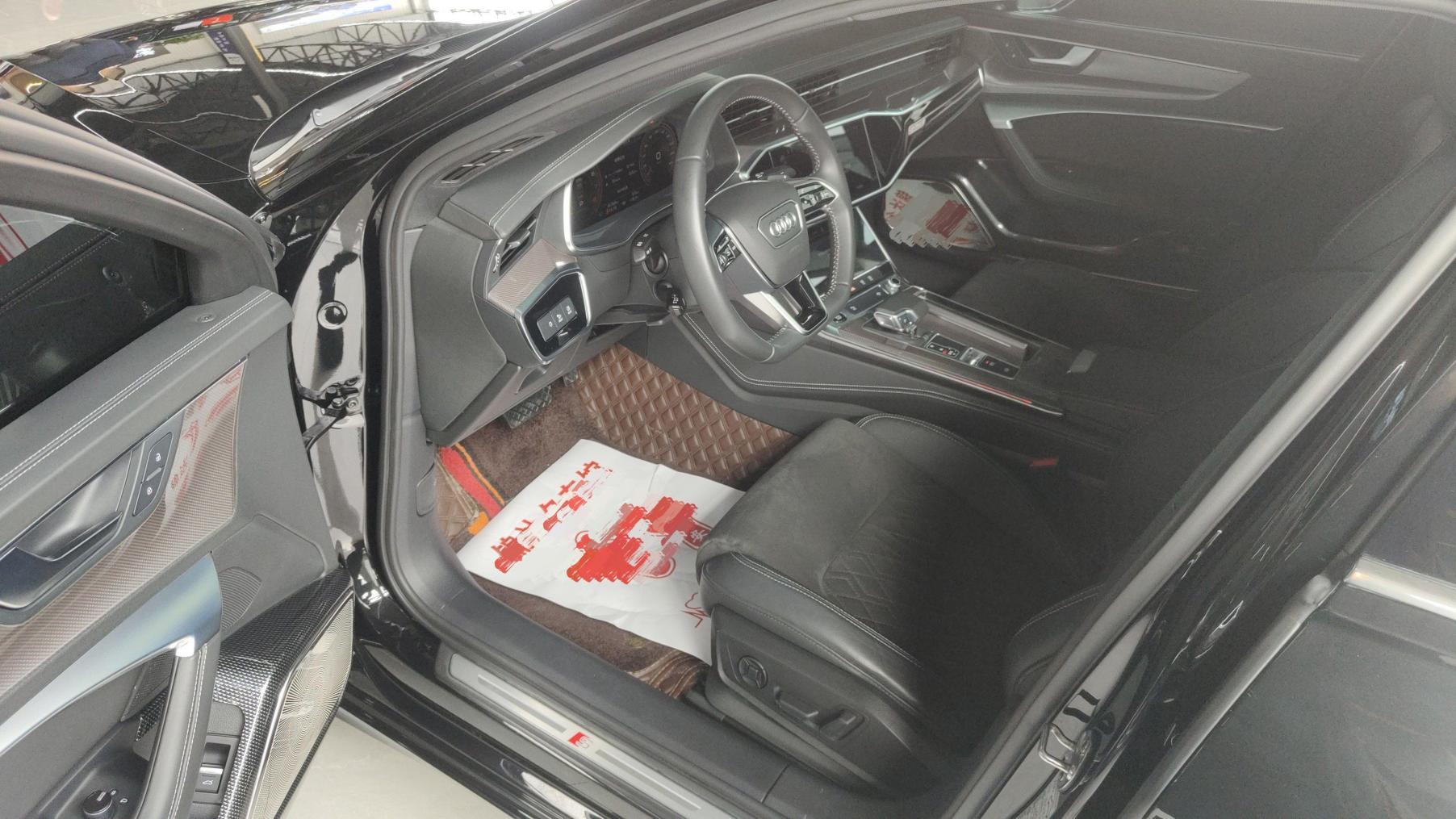 长沙的景先生原本开一台奥迪a6l老款30t顶配但他最近快要结婚了就感觉