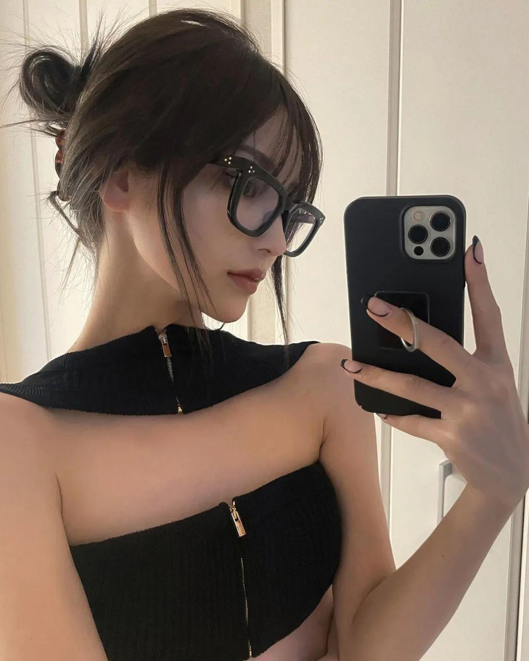 网红库 的想法: 日本性感御姐ayagra,冷艳风格图片集