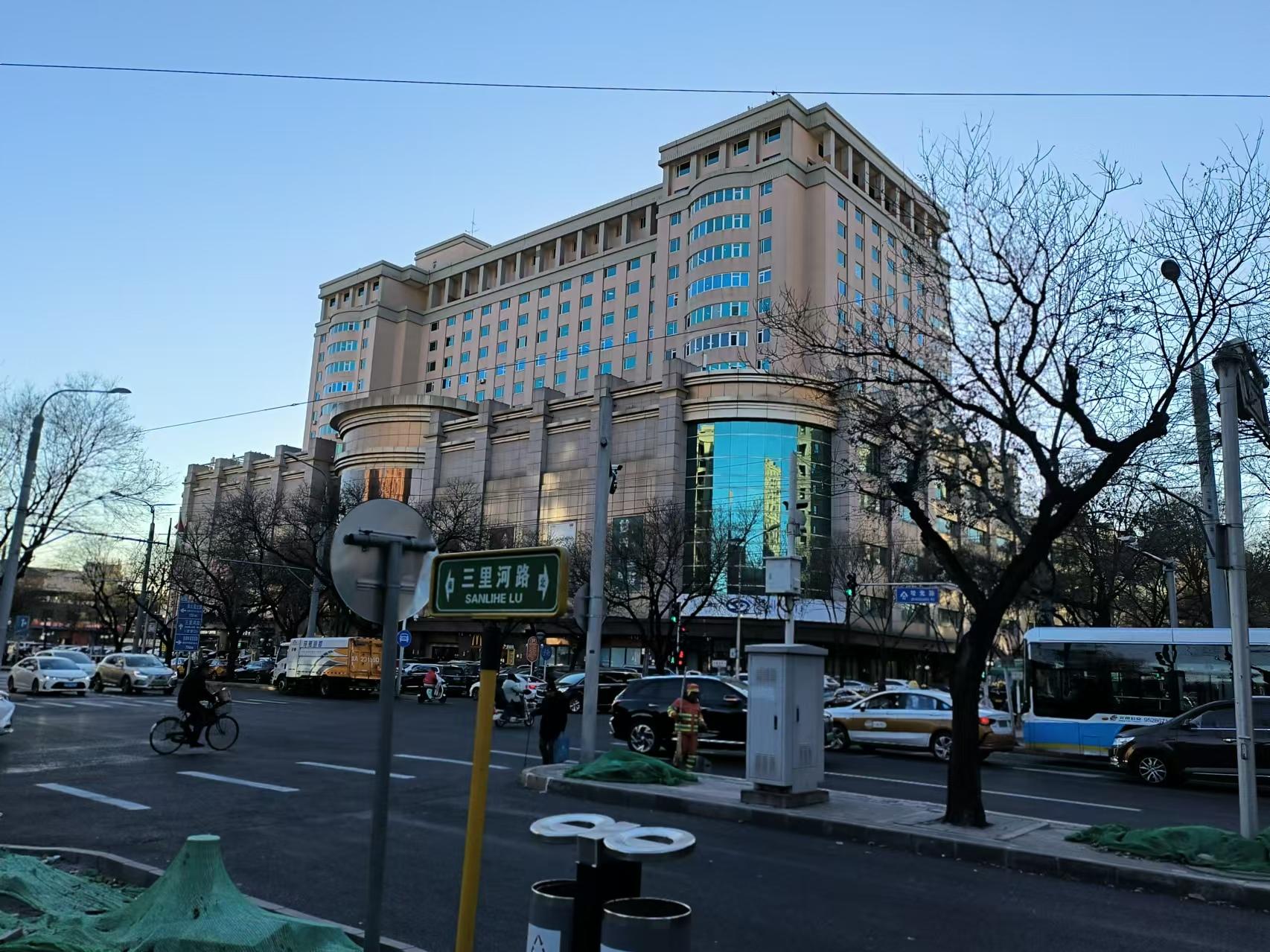 商业地产参谋 的想法: 海淀甘家口大厦,从地理位置上面来说,正好在西