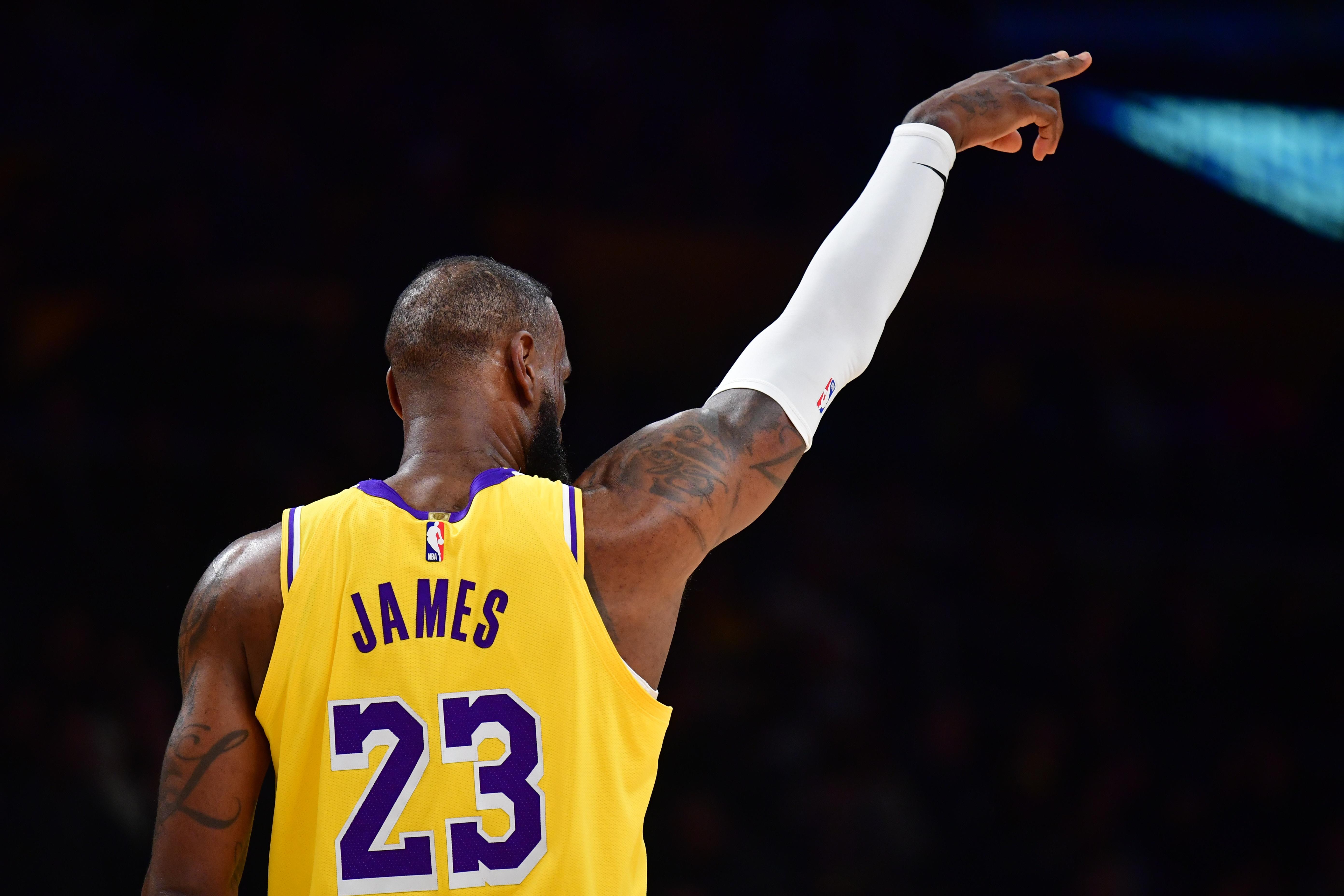 4月6日,nba常规赛战火持续升级,洛杉矶湖人主场迎战克利夫兰骑