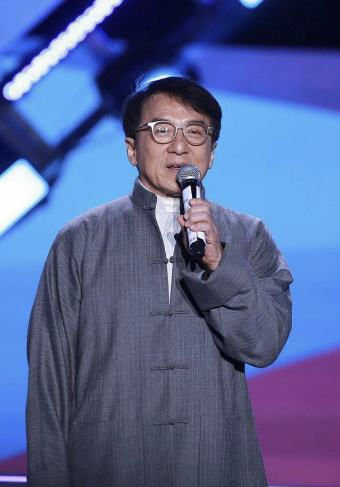 志摩 的想法: 成龙(jackie chan),1954年4月7日出生于中国香港,中国