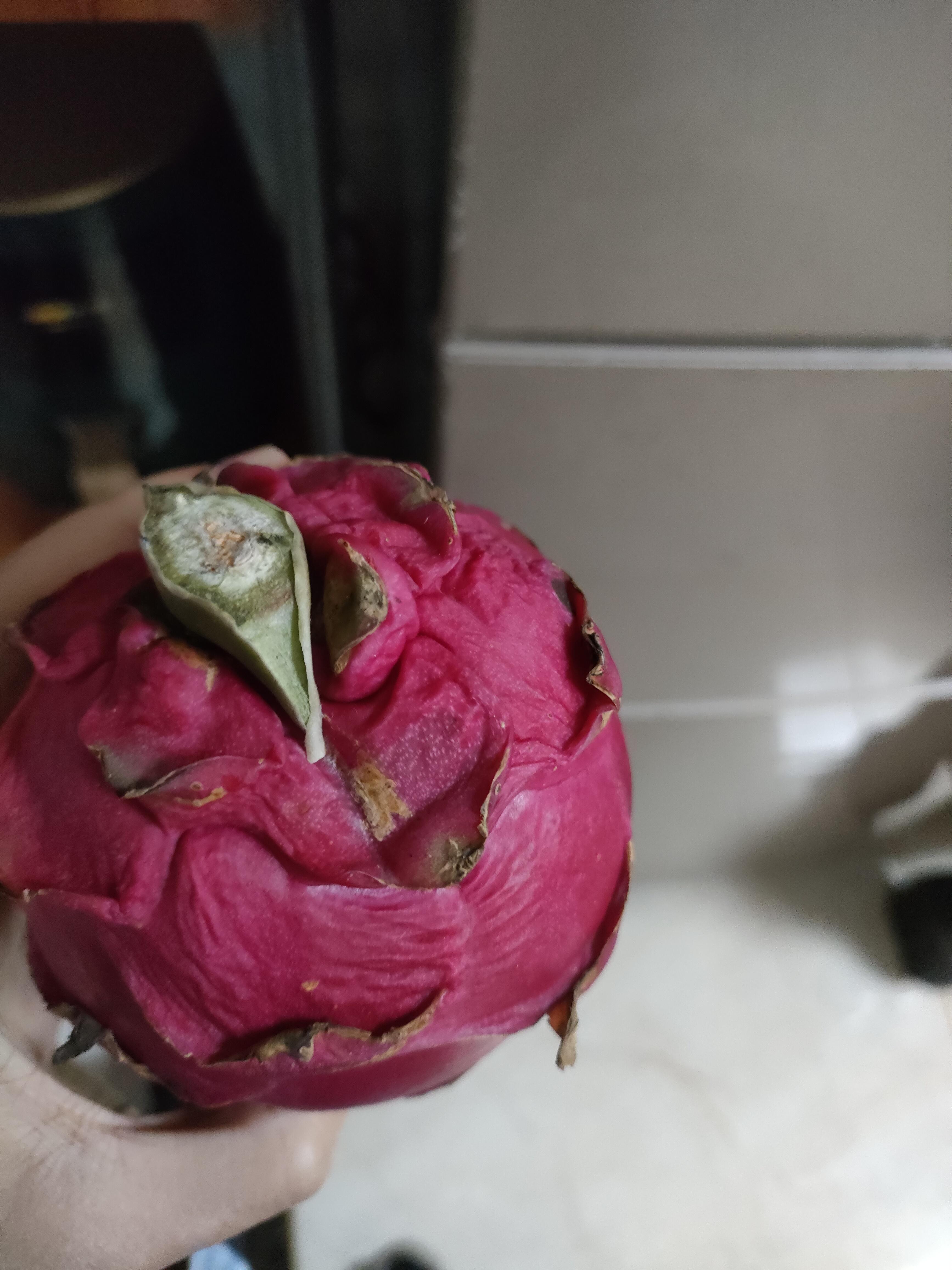 女孩 的想法: 火龙果 | 哈哈,吃腻了大鱼大肉,来点火龙果下下火,哈哈