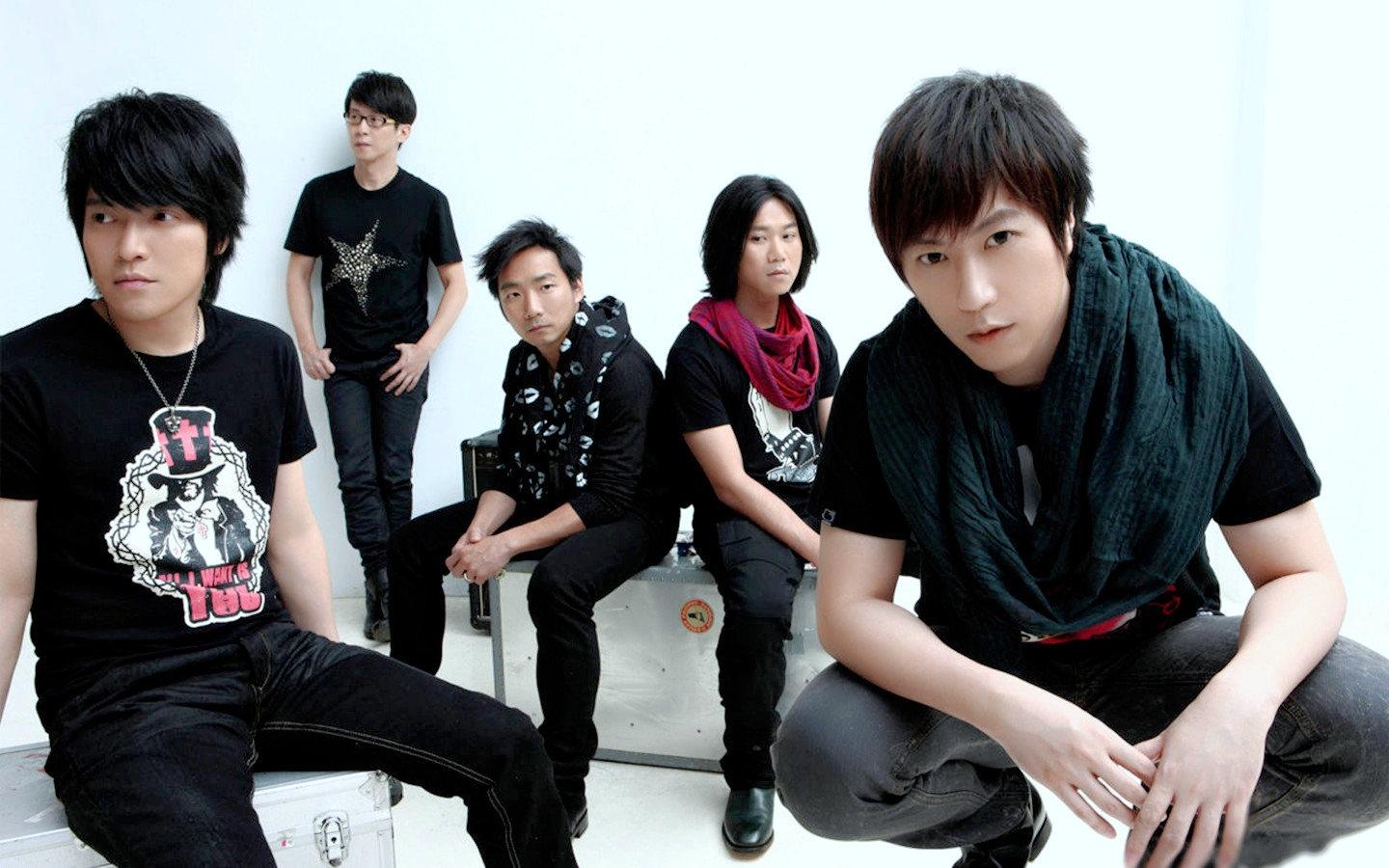 公子魈懿 的想法: 五月天演唱会被质疑假唱?