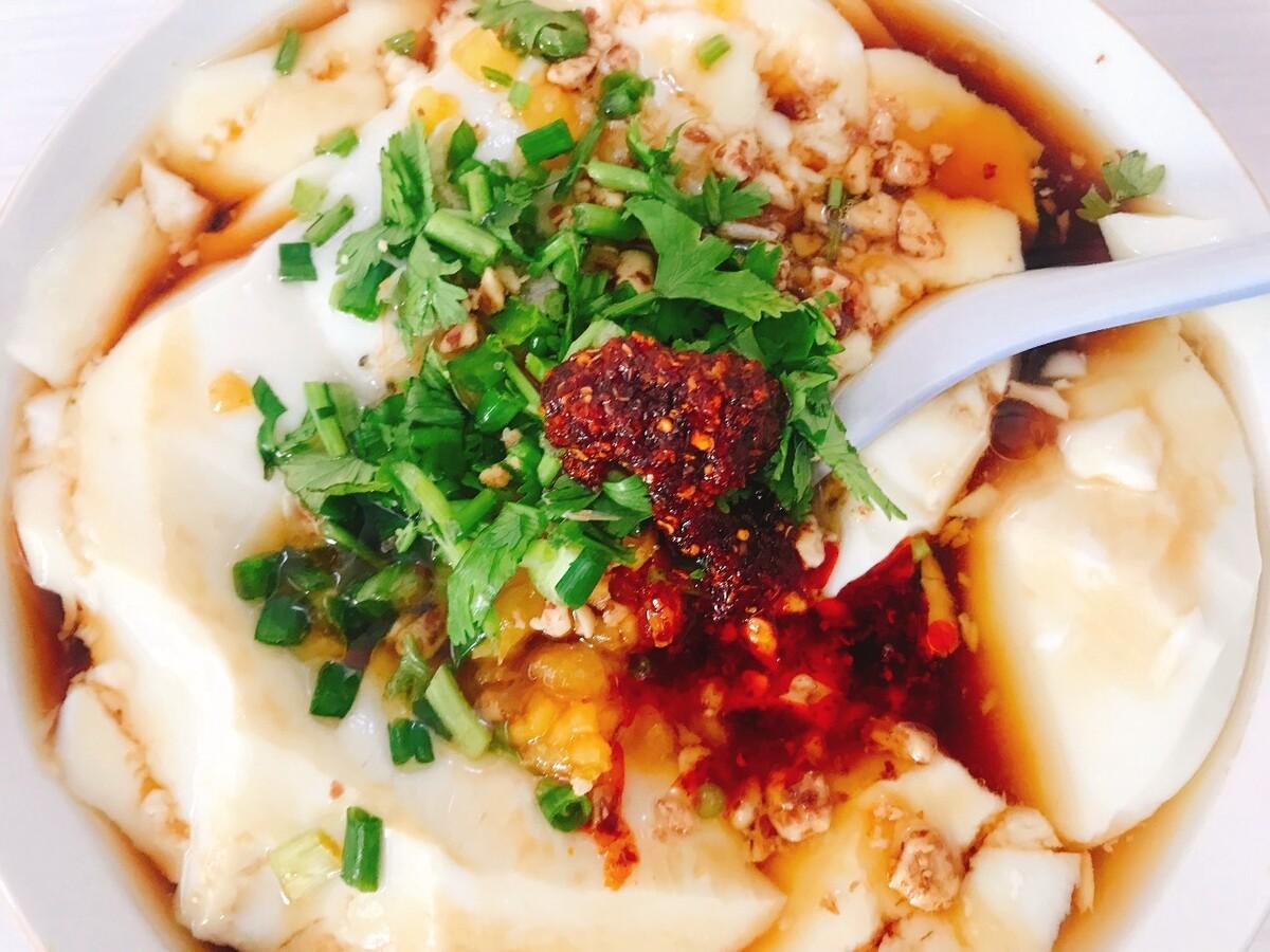 香气四溢滑嫩细腻的豆腐脑你确定不来一碗嘿小伙伴们来一起学习一下