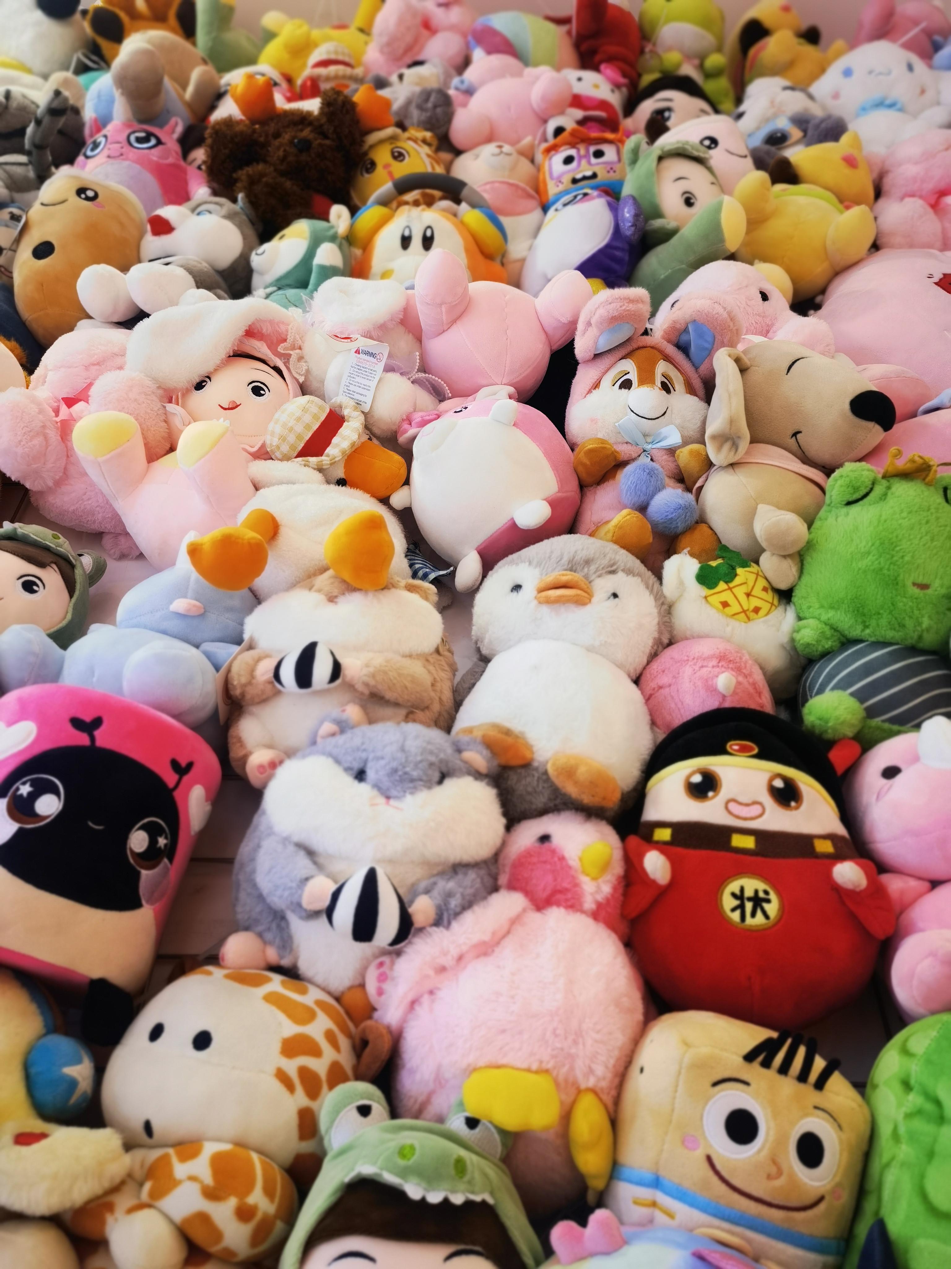 小孩子们很喜欢,觉得挂在墙上的布娃娃好可爱