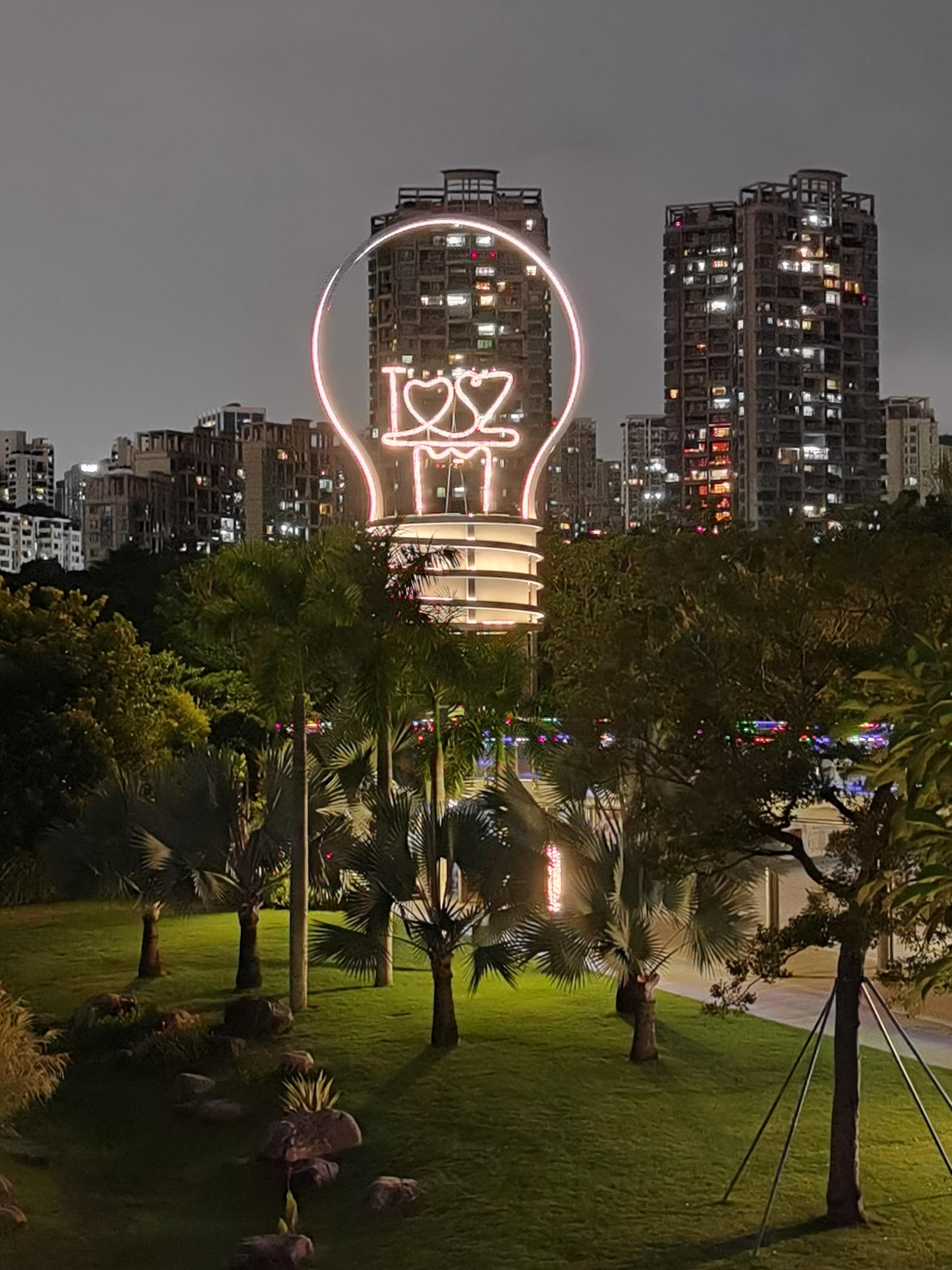 白日里烈日炎炎,这次我们选择夜游香蜜公园