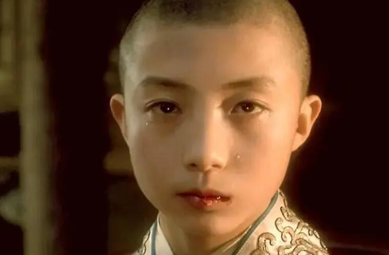 简单 的想法: 长大后,才明白《霸王别姬》张公公做了什么 | 长大后,重看《霸王别姬》,才明白寿宴上张公公对小豆子做… - 知乎
