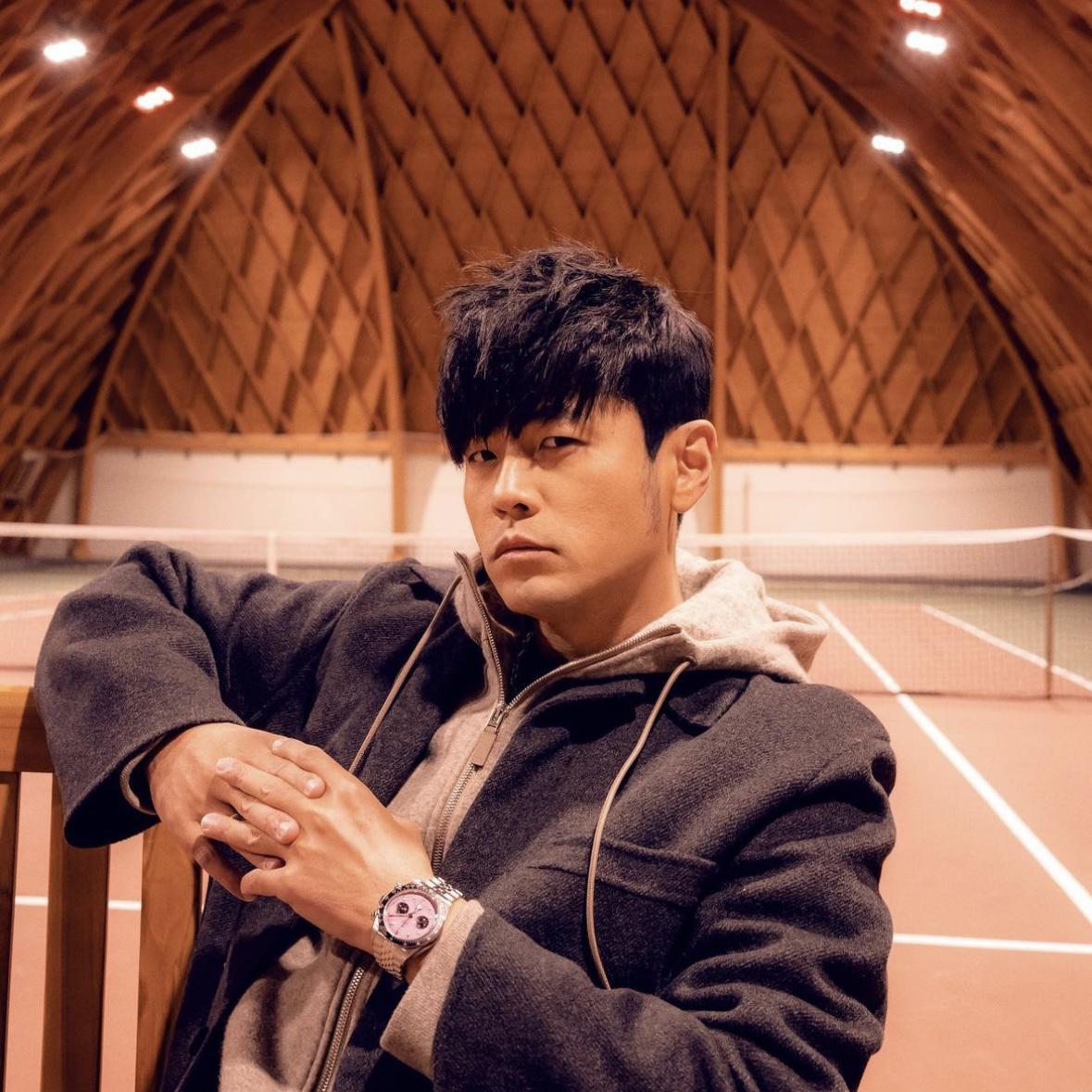  br> br>周杰伦是帝舵的代言人,发戴着帝舵的照片正