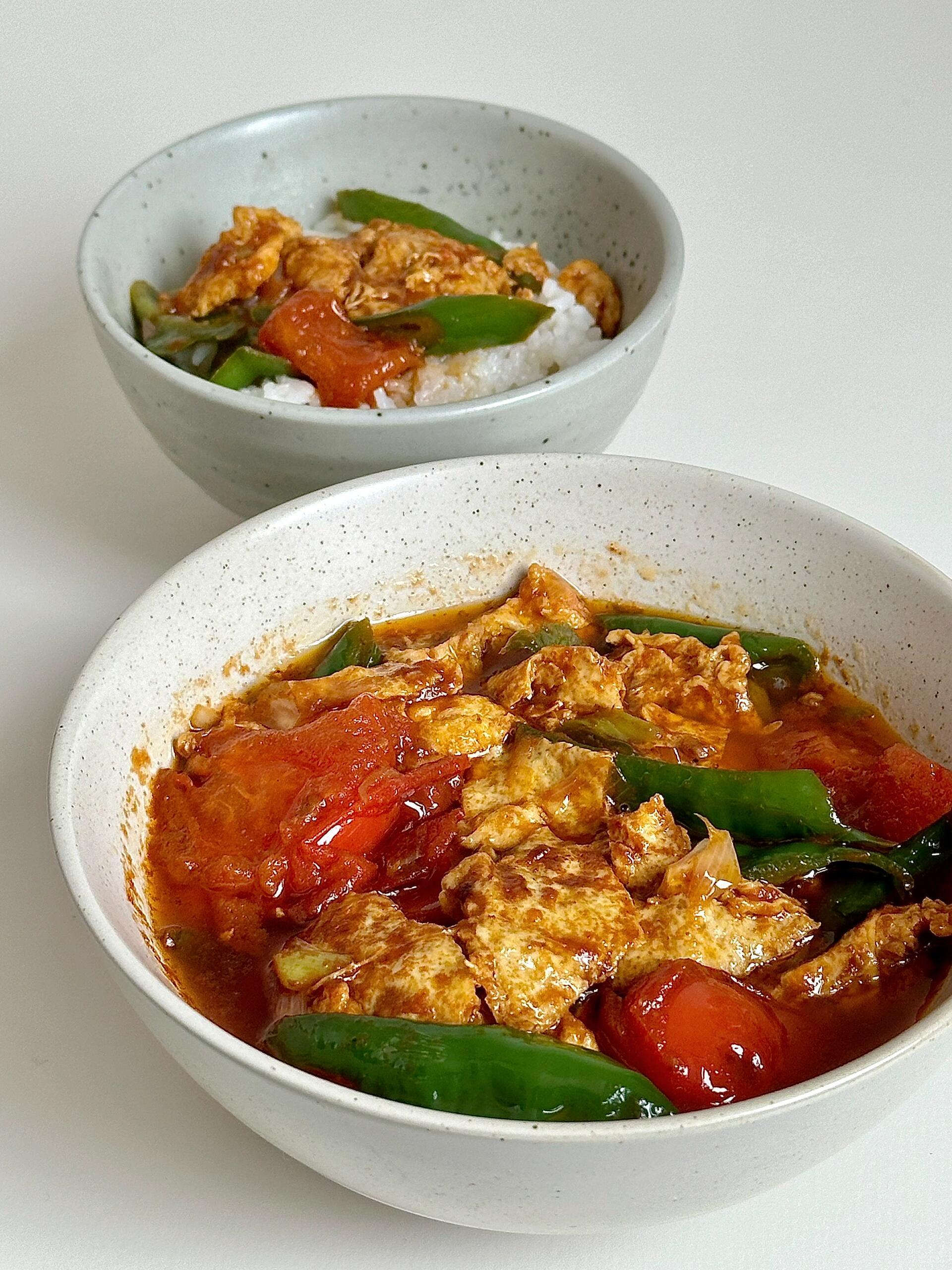 贝依雅 的想法: 尖椒番茄鸡蛋酱 盖你米饭上,你能吃 几碗