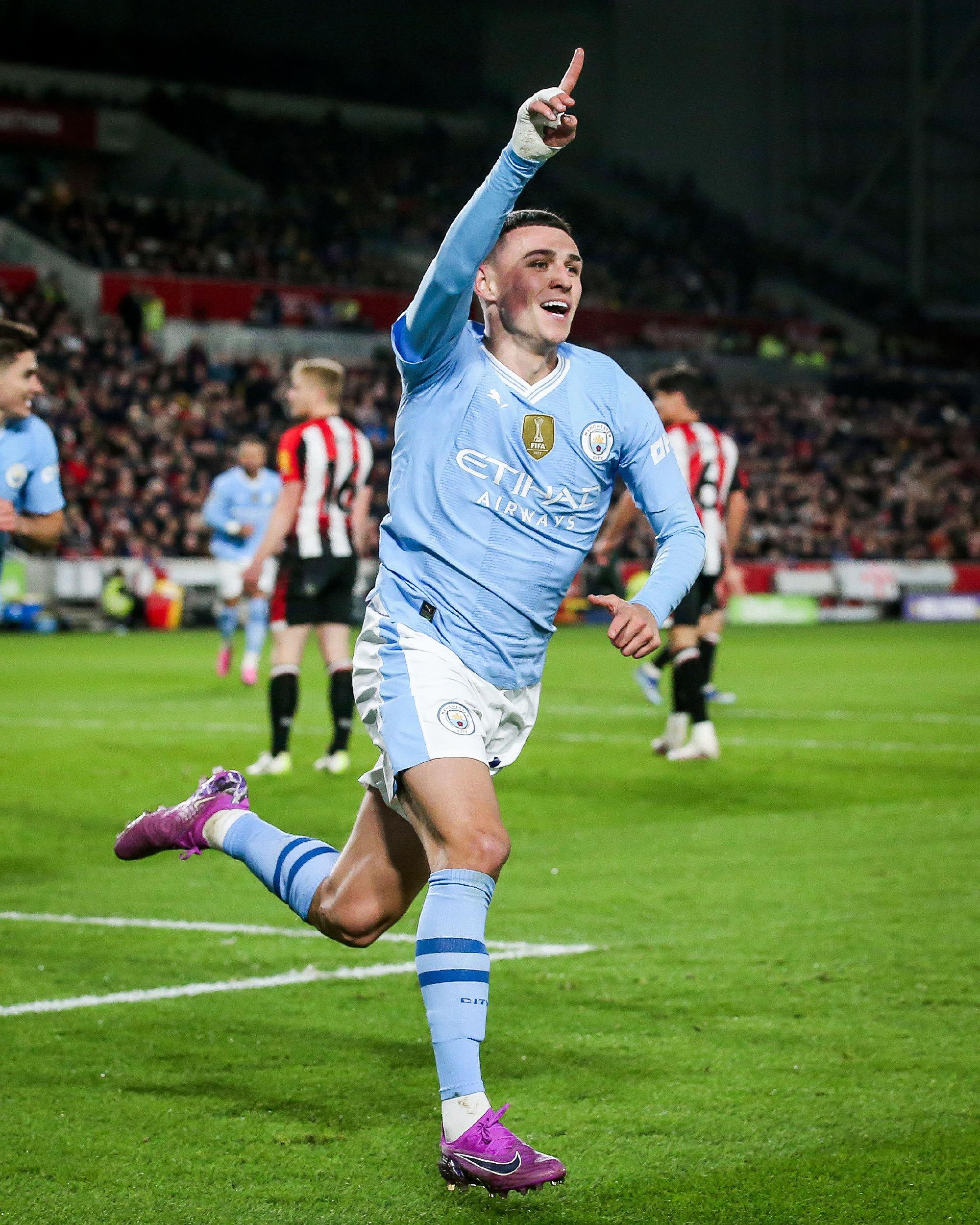 福登帽子戏法全场比赛结束对手率先进球随后福登上演帽子戏法最终曼城