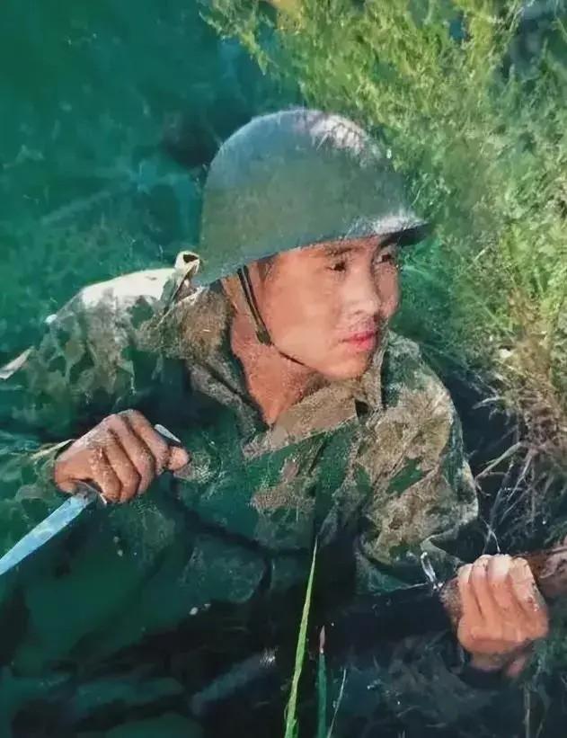 老黄观察室 的想法: 53式侦察兵匕首