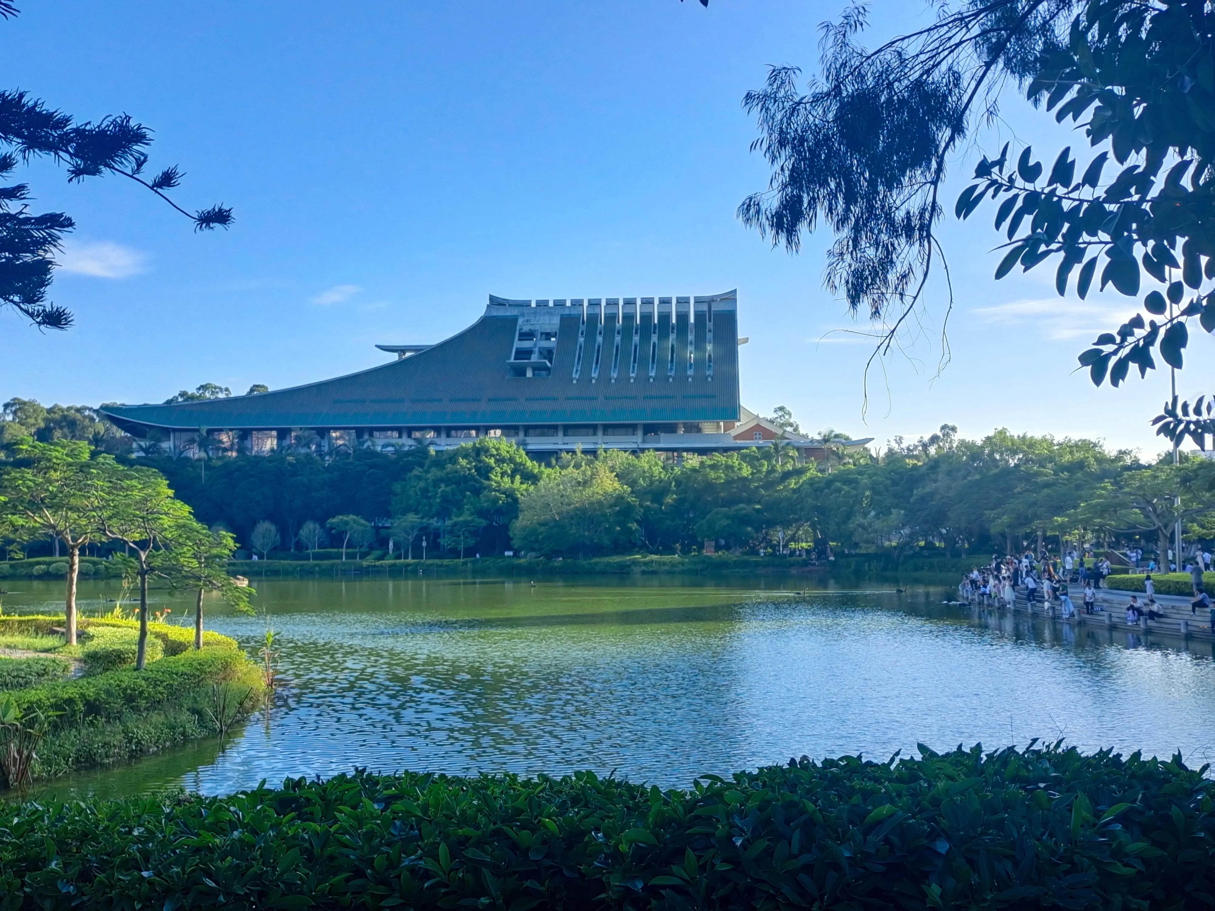 慢慢长夜等天亮 的想法: 厦门大学校园风景如画