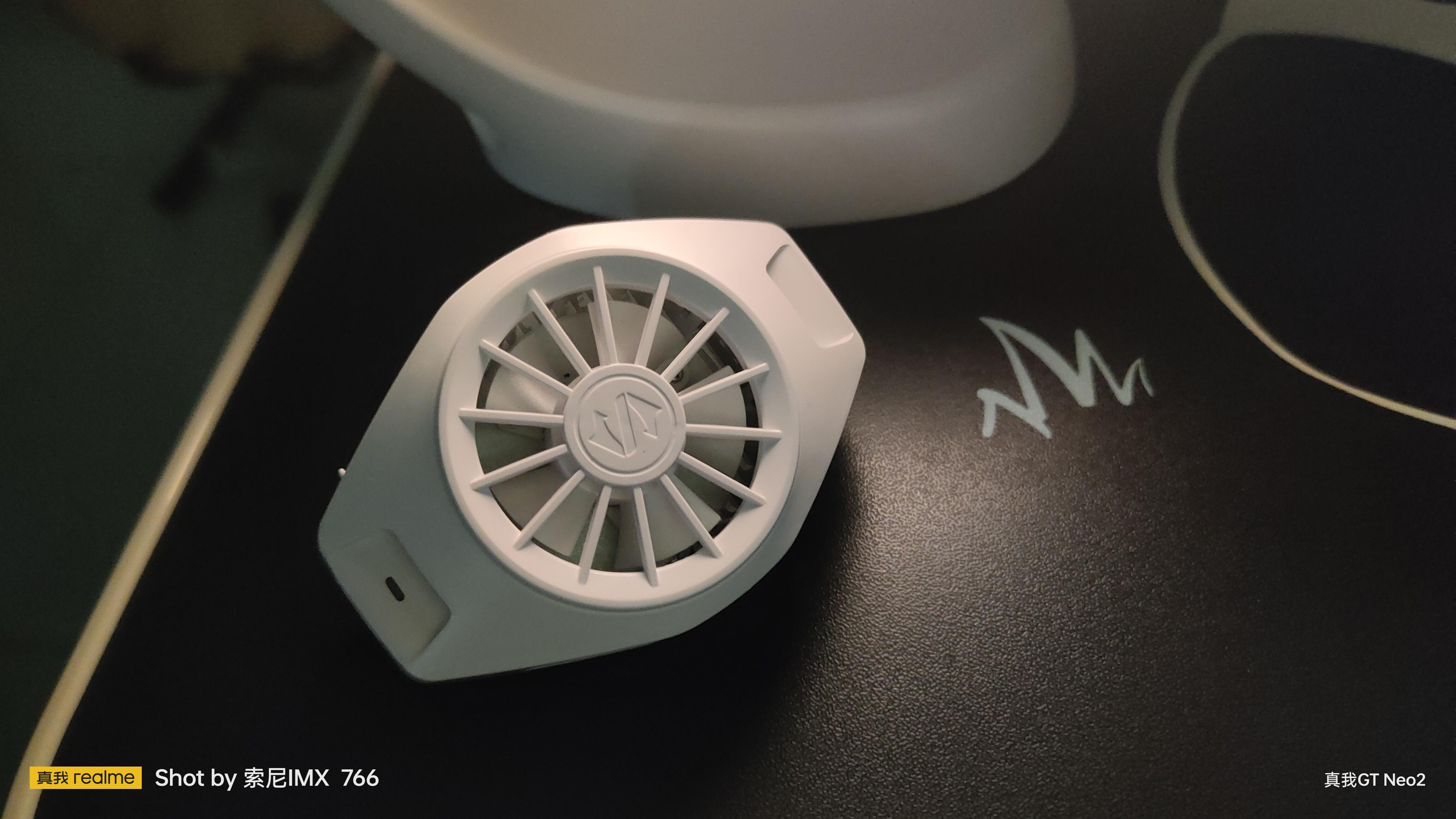 小熊科技 的想法: 黑鲨散热器一代 | 一转眼一年又过去了快五个月了