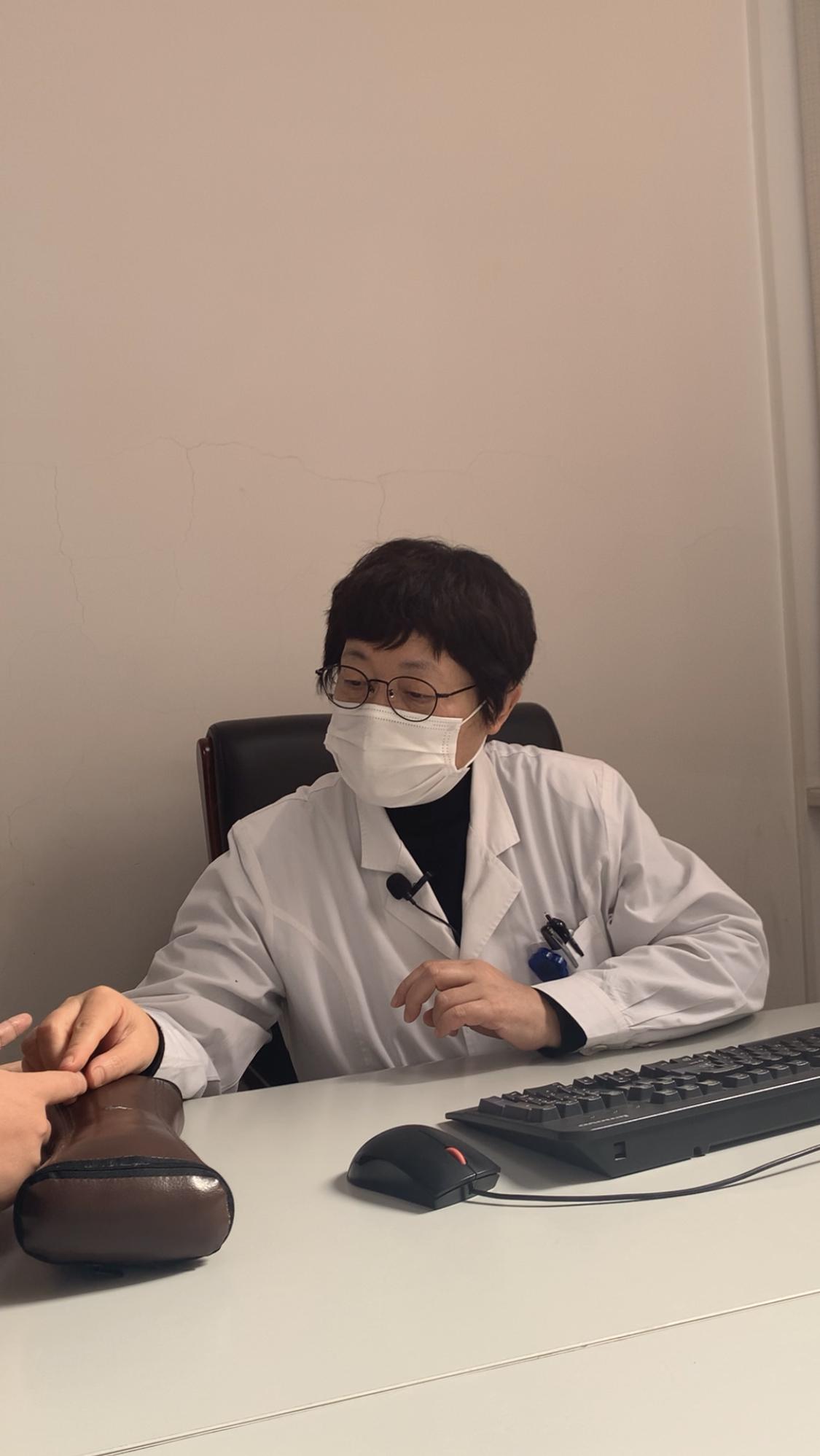 中医庆慧主任 的想法: 在《伤寒明理论》中有记载:"胃主四肢,手足汗出