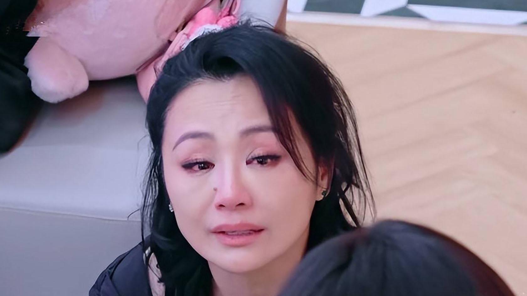 曹颖自曝患癌活着看孩子长大比任何舞台灯光都耀眼5月