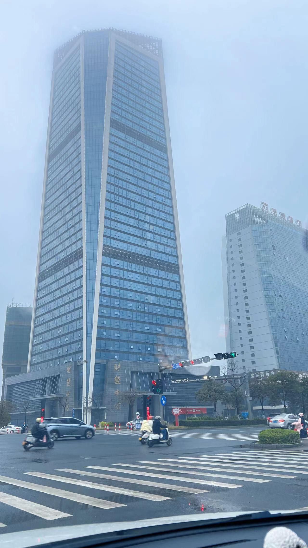 爱吃虫的虫虫 的想法: 冰火两重天 | 最近防城港这个城市是全城笼罩在