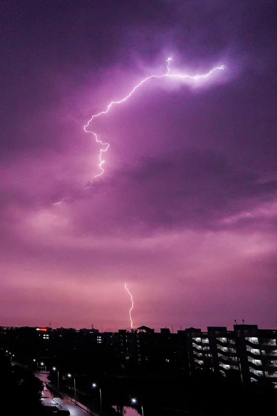 esorfa 的想法: 雷雨