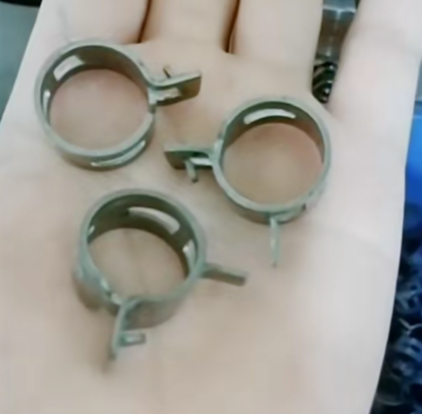 钢带型弹性环箍,又称钢丝弹性环箍,是采用优质锰钢精工制作而成的