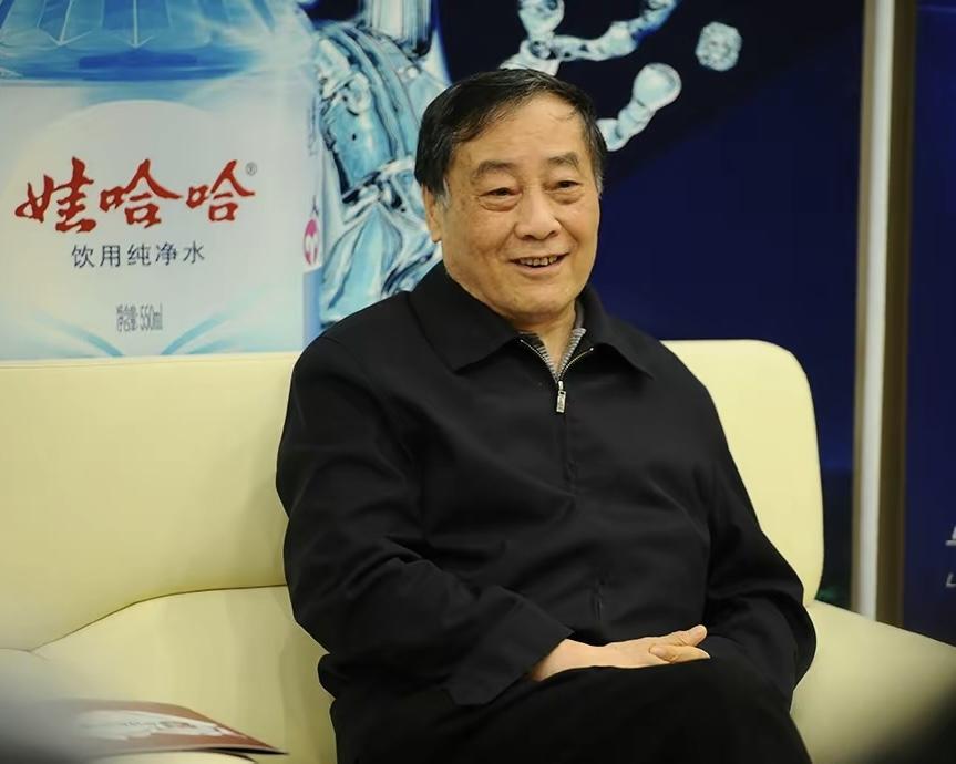 三度问鼎福布斯榜的中国前首富于元宵后逝世前中国首富娃哈哈集团创始
