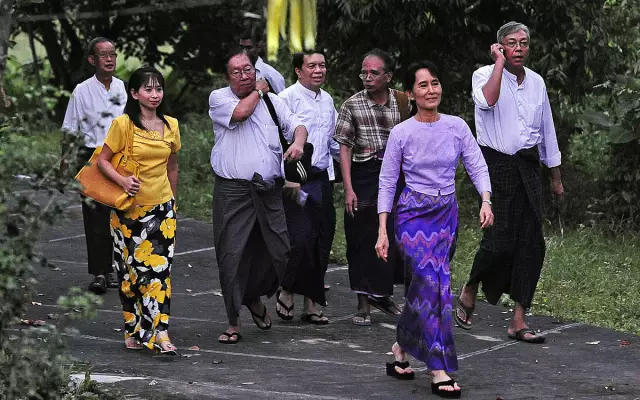 昂山素季的漂亮程度在缅族人当中是相当突出的吗？ - 知乎