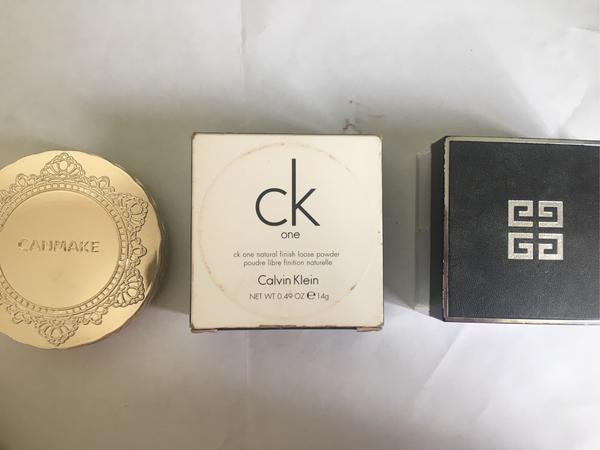 有哪些适合大学生使用的化妆品 知乎 九四 16 08 23 爱用品分享 首先是妆前和隔离 因为皮肤干的原因 所以用的是索菲娅的保湿隔离 还有无印良品的高保湿妆前乳 无印良品脑残粉来了 都说谜尚的红管bb是比较好用的 但是我现在已经不常用bb