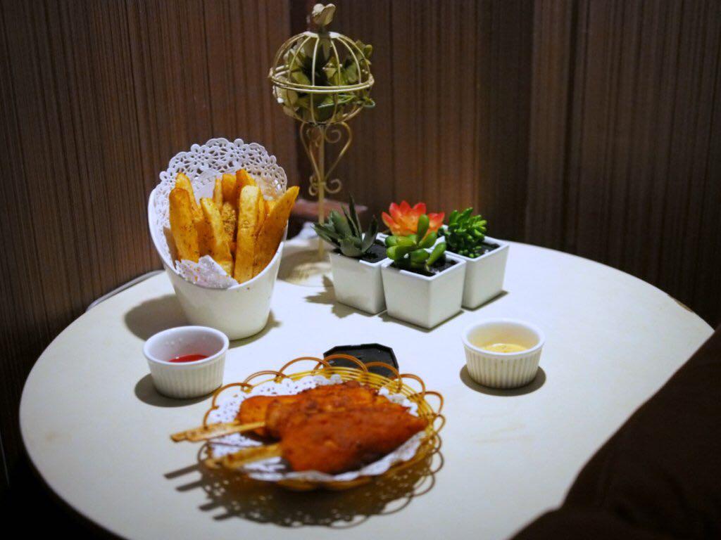 想买个便宜的微单镜头拍食物,求推荐 现在使用